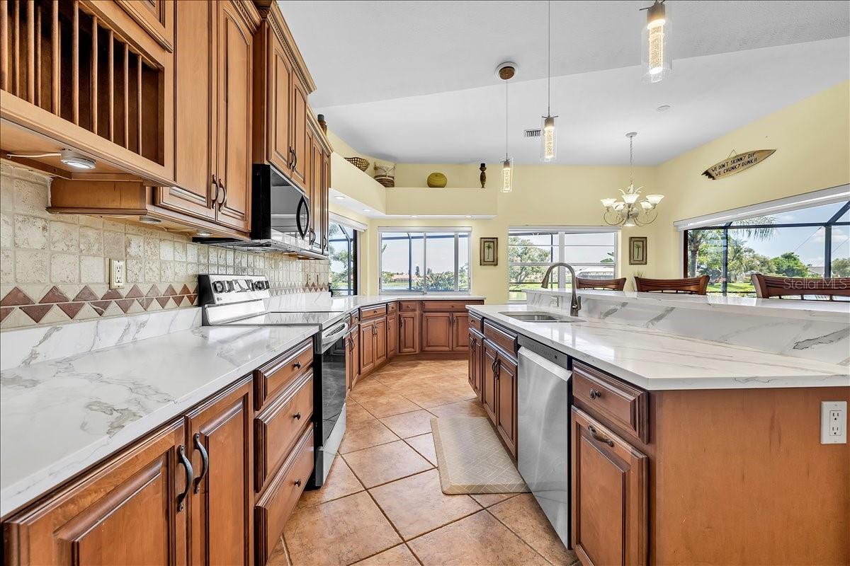373 EDEN DR, ENGLEWOOD, FL — photo 16