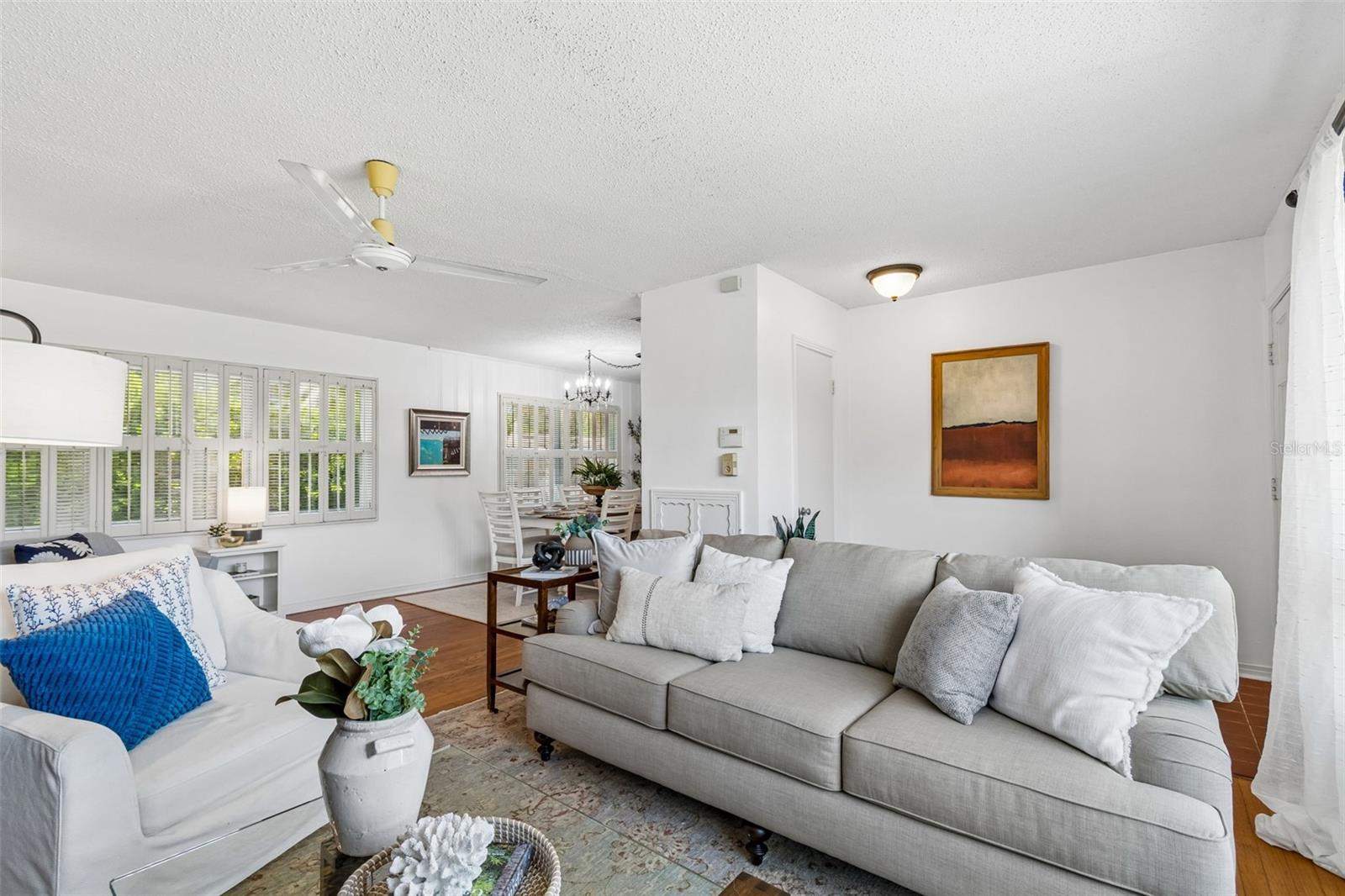 302 DEER PARK AVE, TAMPA, FL — photo 2