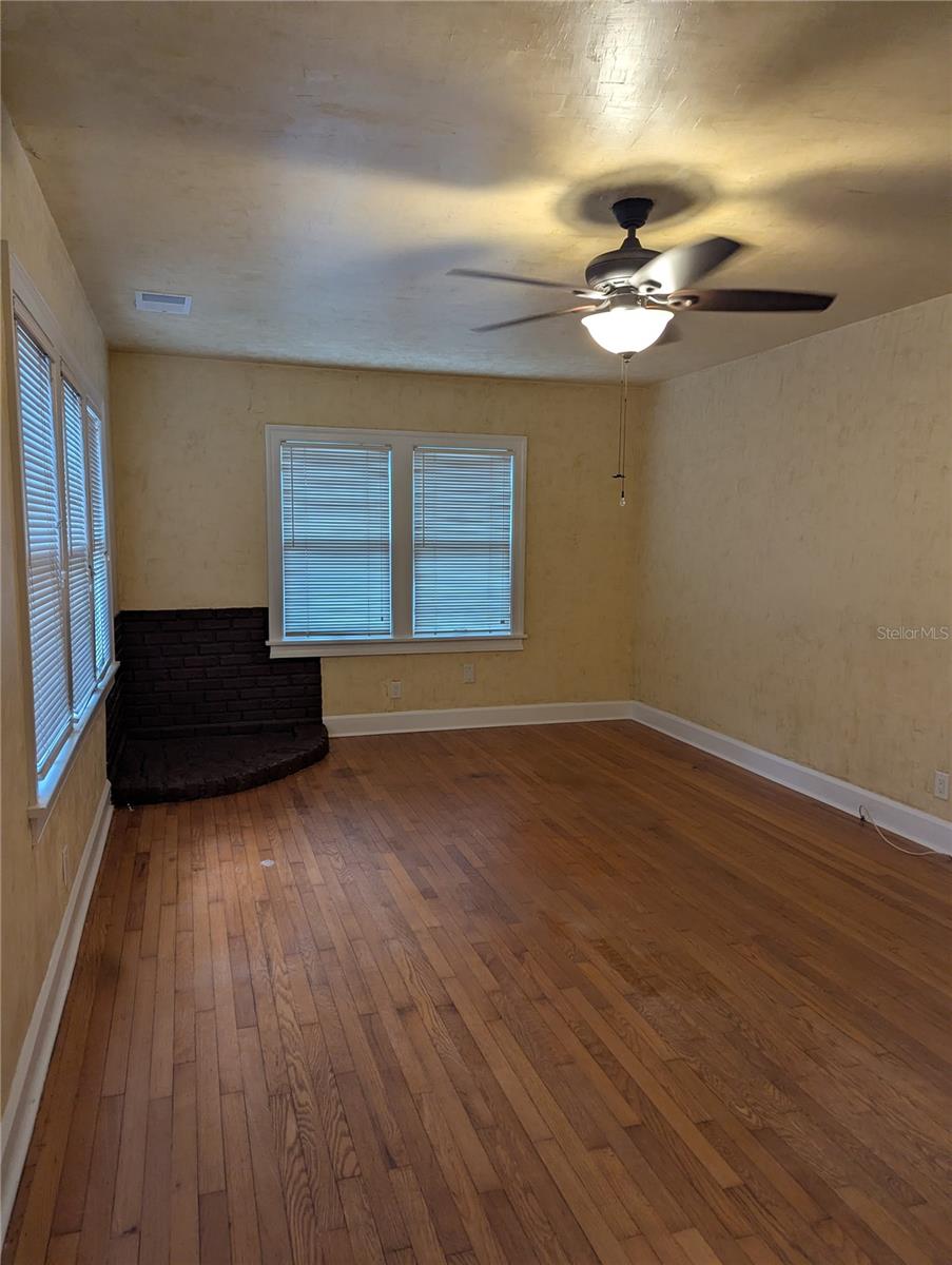 2251 7TH AVE N, ST PETERSBURG, FL — photo 2