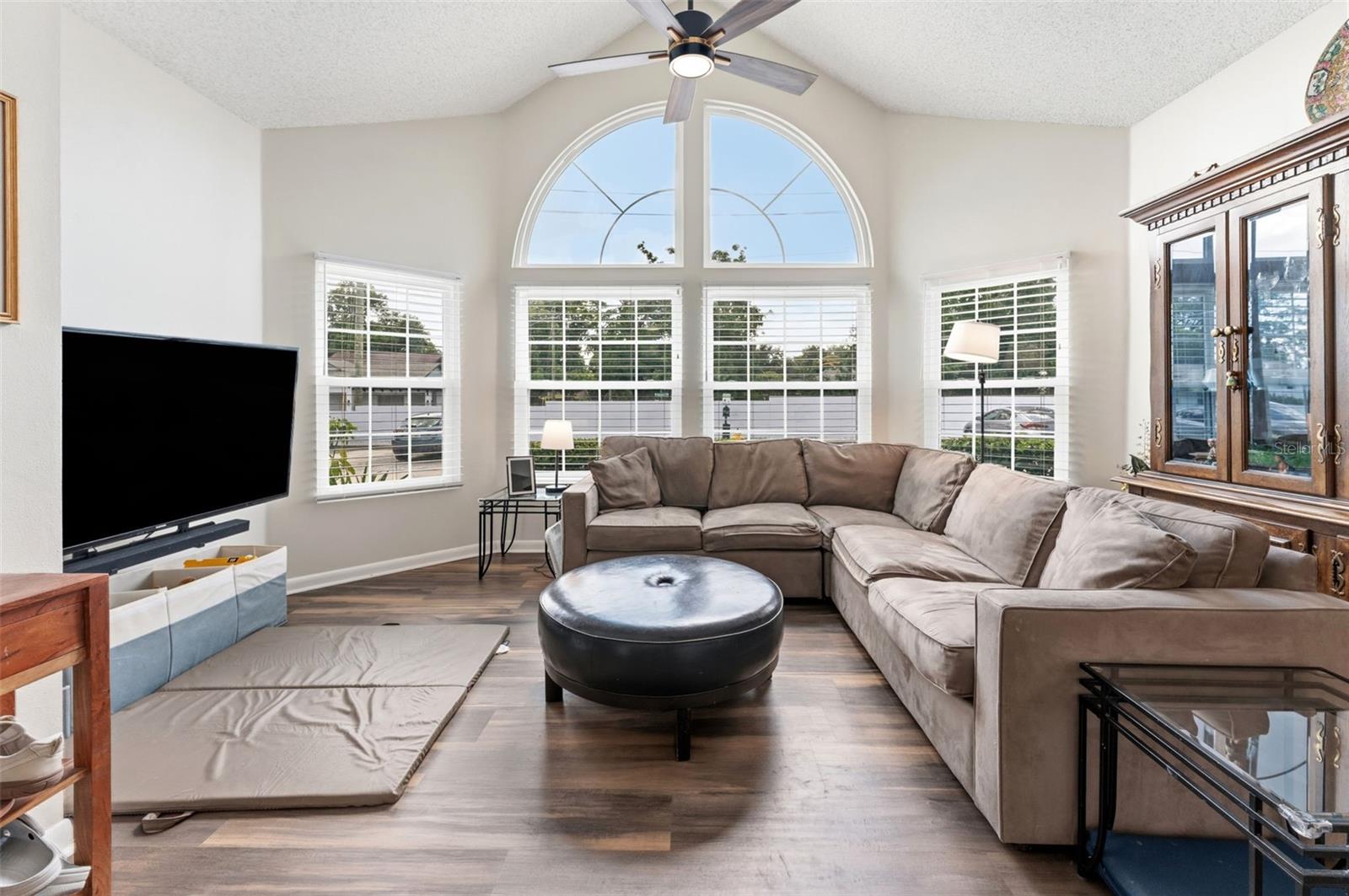 12237 ARMENIA GABLES CIR, TAMPA, FL — photo 8