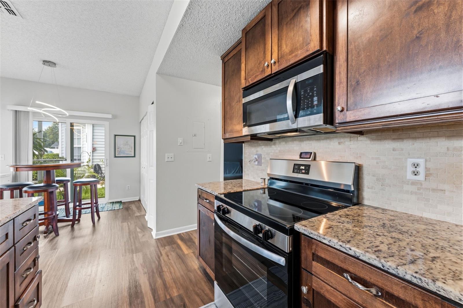 12237 ARMENIA GABLES CIR, TAMPA, FL — photo 16