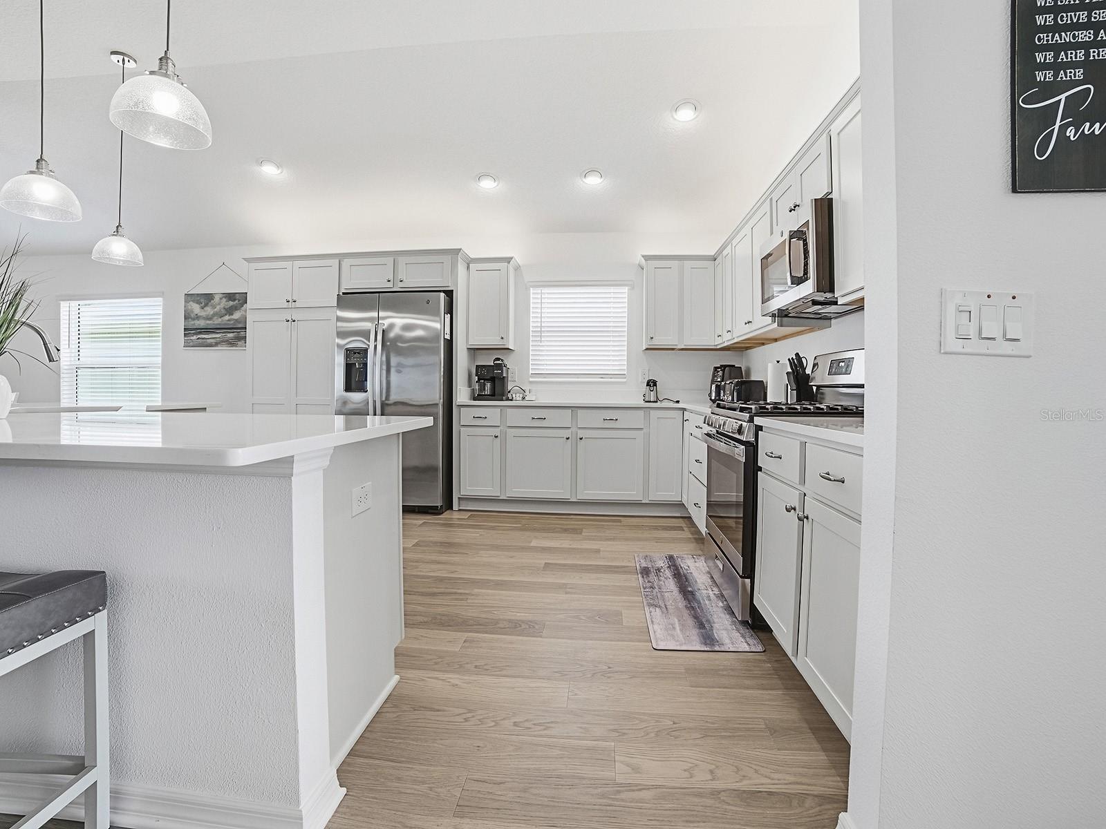 7274 CARLOS CT, THE VILLAGES, FL — photo 11