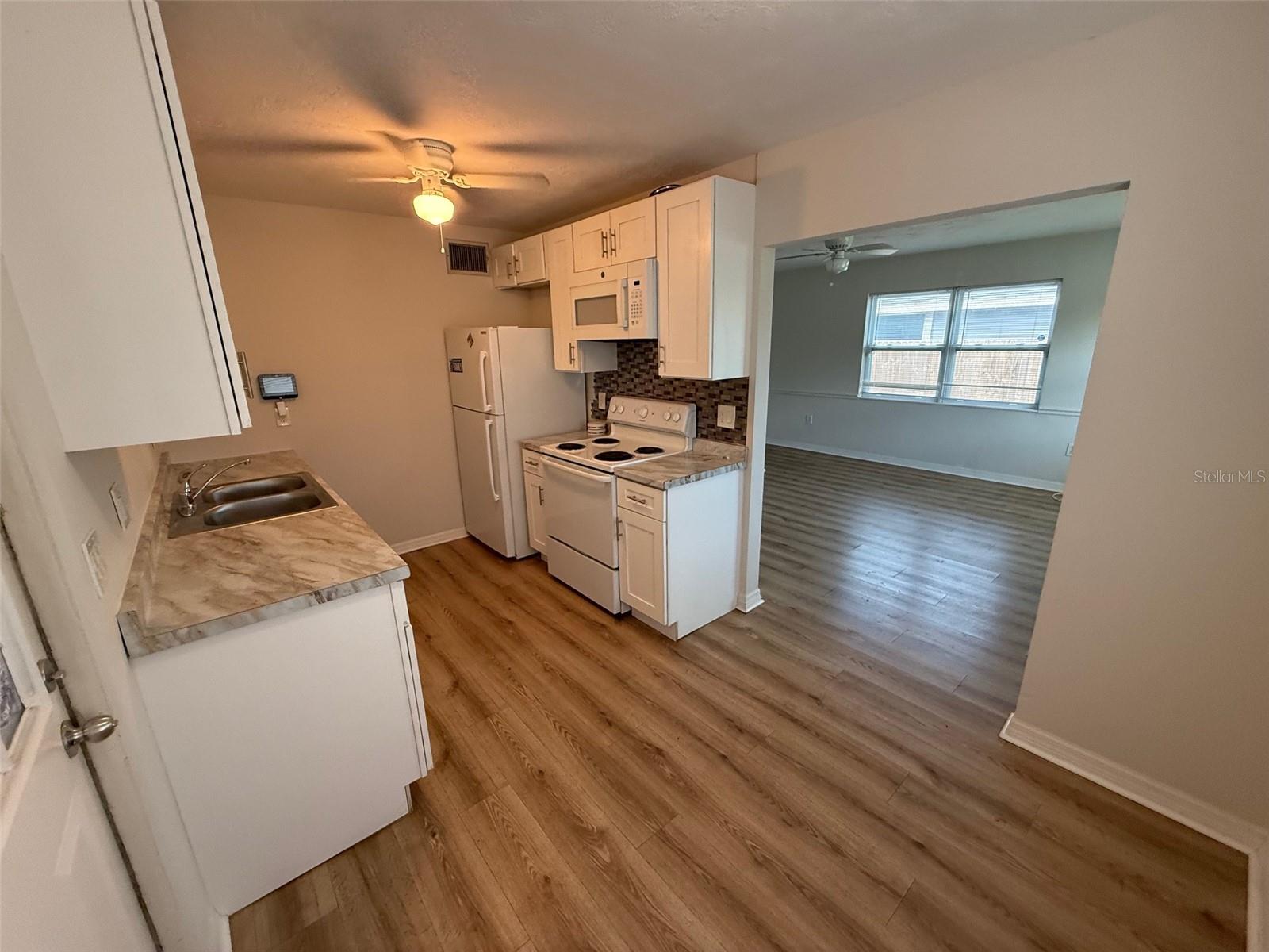2217 20TH AVE W, BRADENTON, FL — photo 4