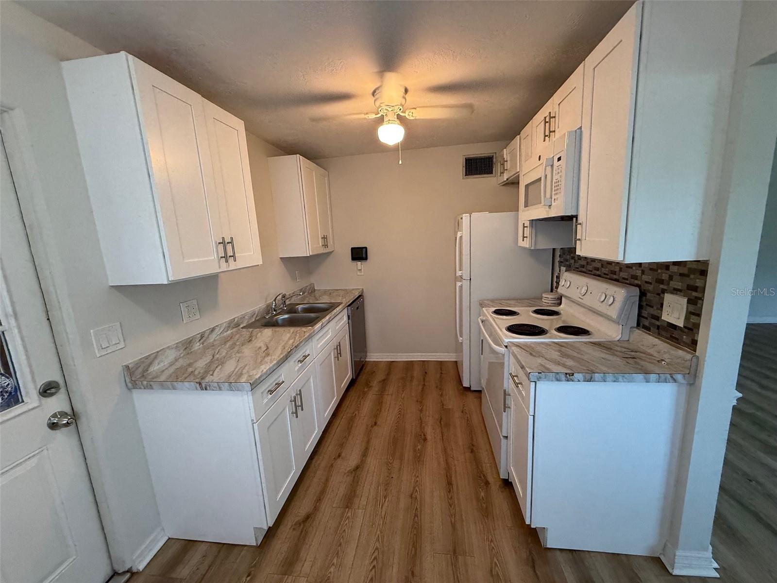 2217 20TH AVE W, BRADENTON, FL — photo 5