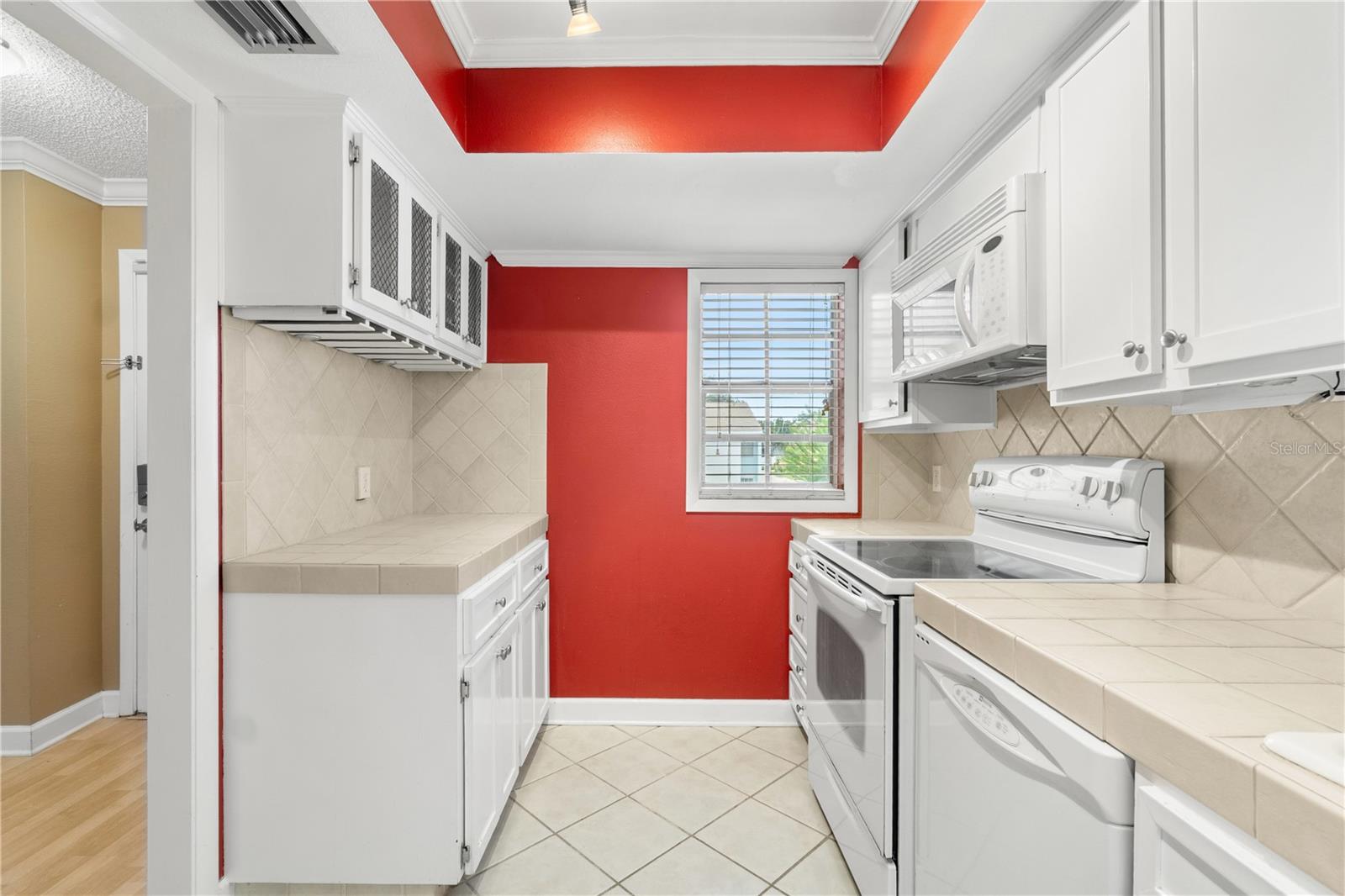 3823 N OAK DR #K22, TAMPA, FL — photo 5