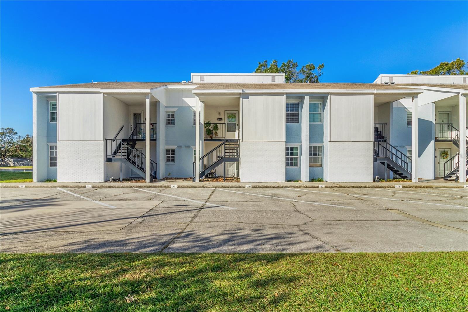 3823 N OAK DR #K22, TAMPA, FL — photo 24