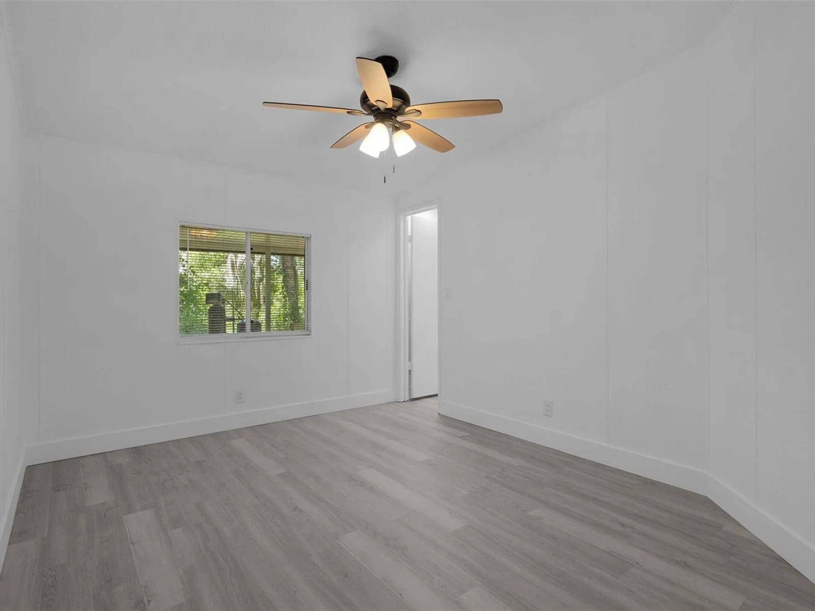 27817 W PELICAN ISLE DR, LEESBURG, FL — photo 20