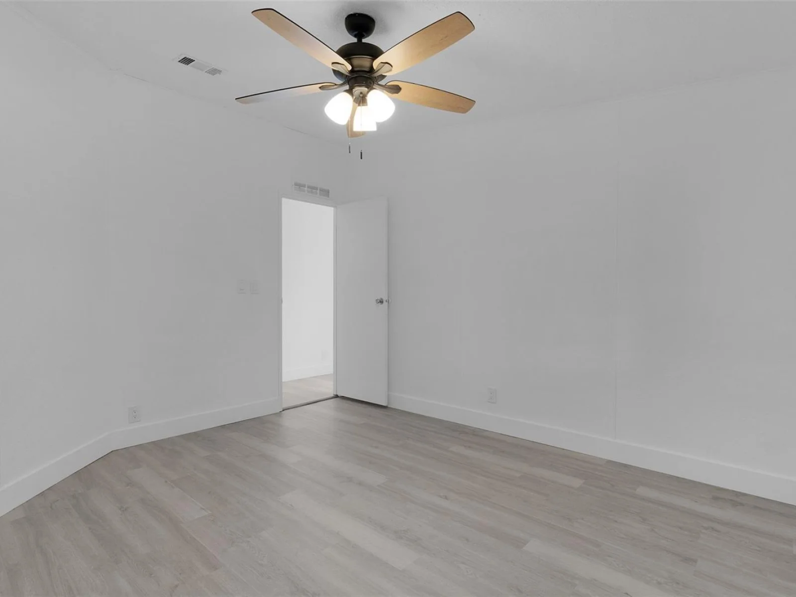 27817 W PELICAN ISLE DR, LEESBURG, FL — photo 21