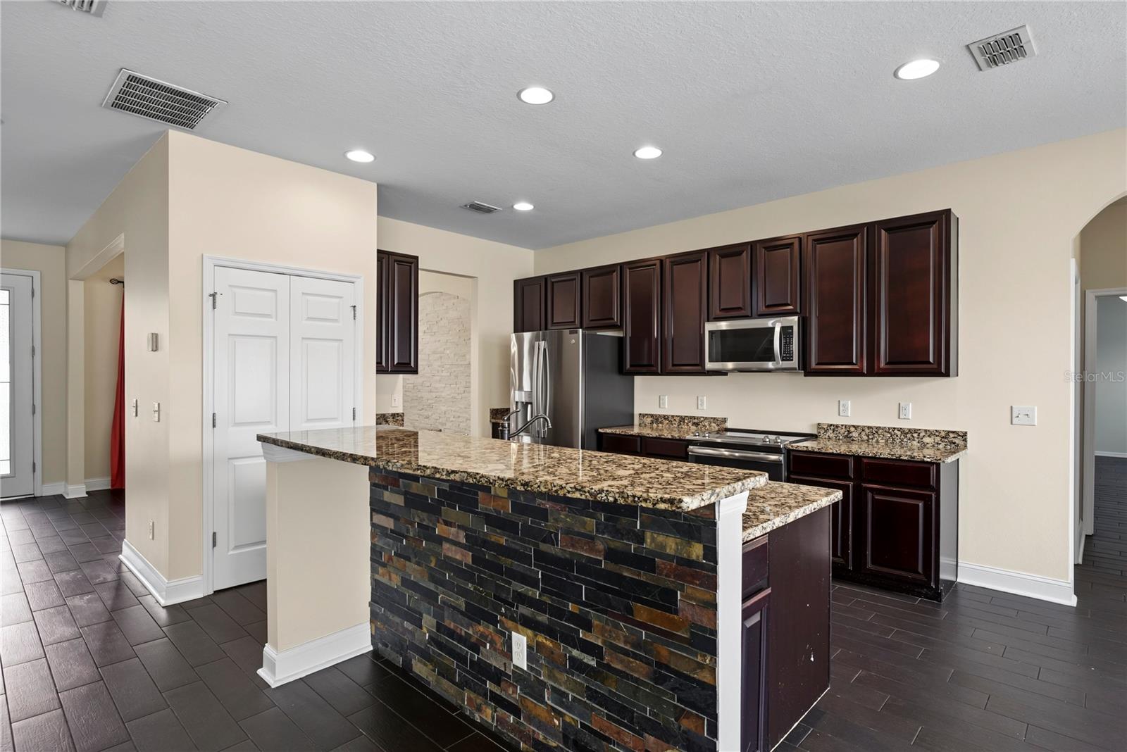 637 GRASSY STONE DR, WINTER GARDEN, FL — photo 19