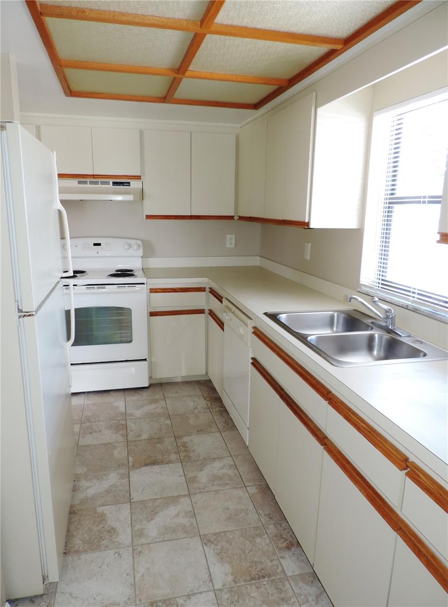 145 116TH AVE #301, TREASURE ISLAND, FL — photo 9