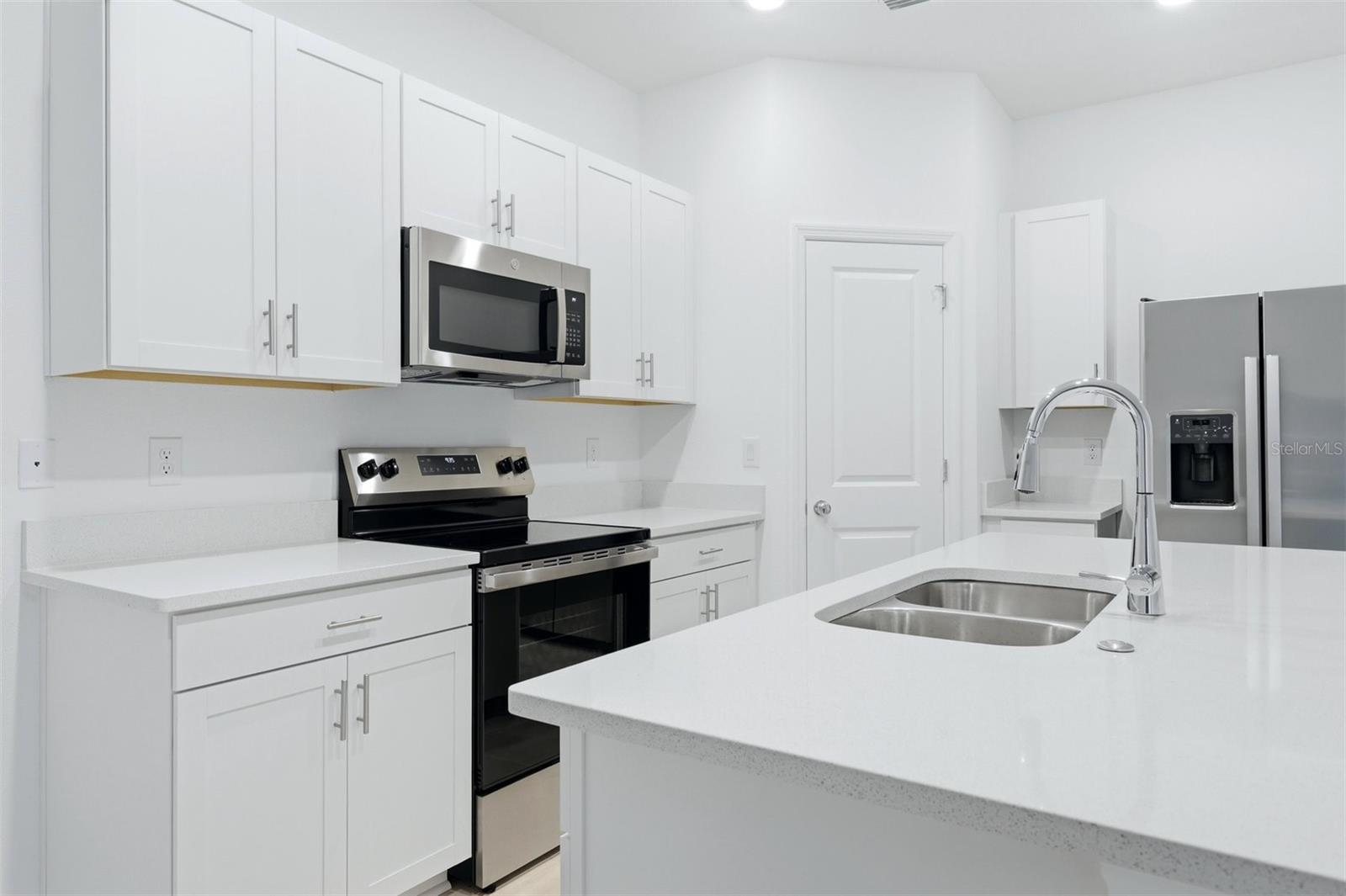 8417 LUNAR SKYE ST, SARASOTA, FL — photo 5
