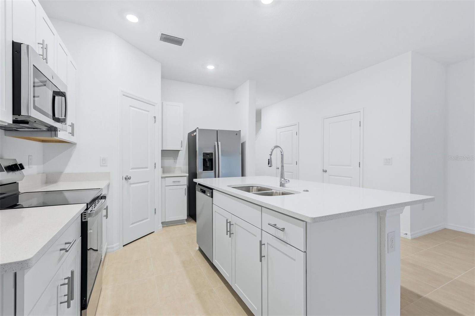 8417 LUNAR SKYE ST, SARASOTA, FL — photo 6