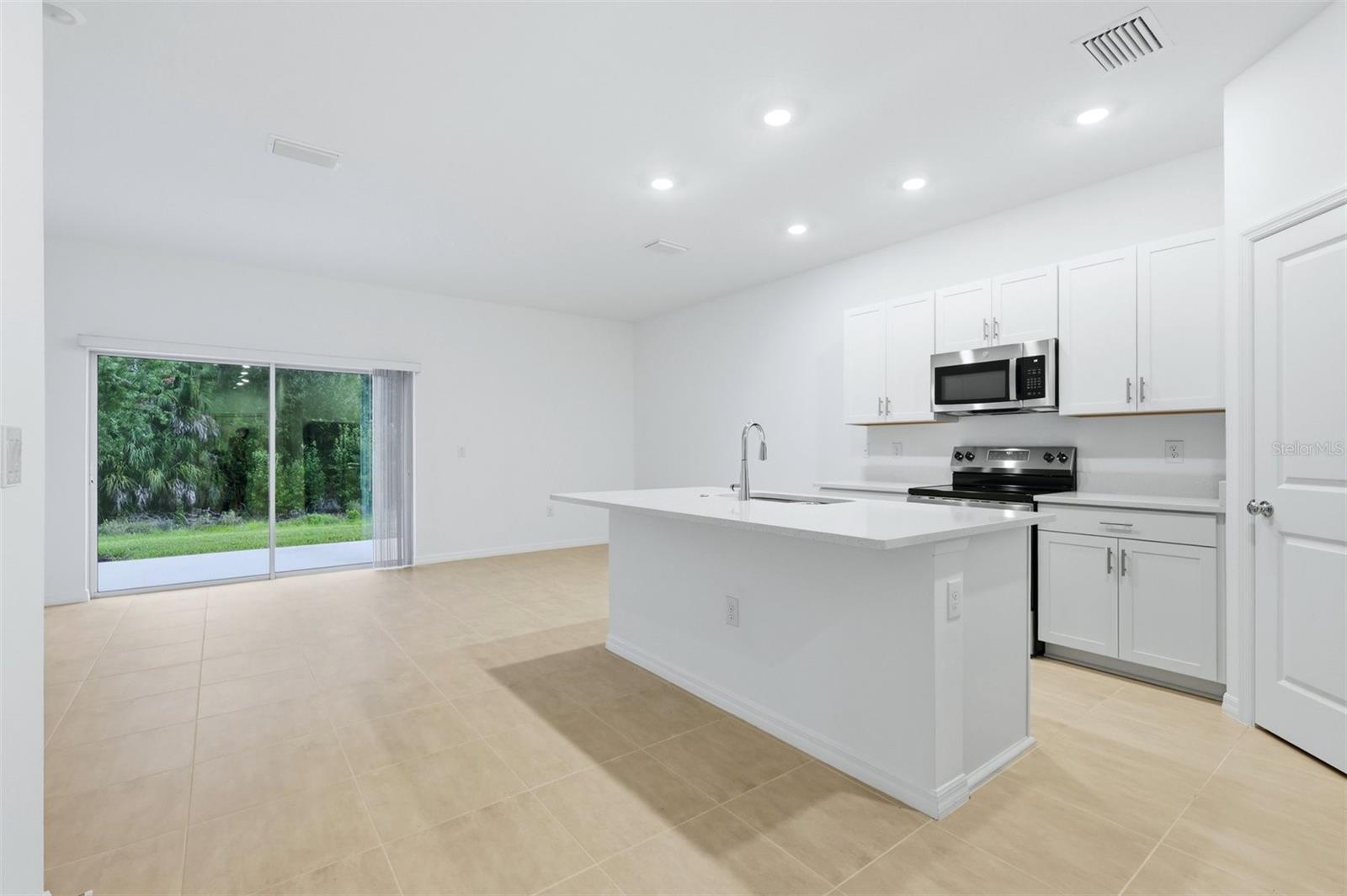 8417 LUNAR SKYE ST, SARASOTA, FL — photo 9