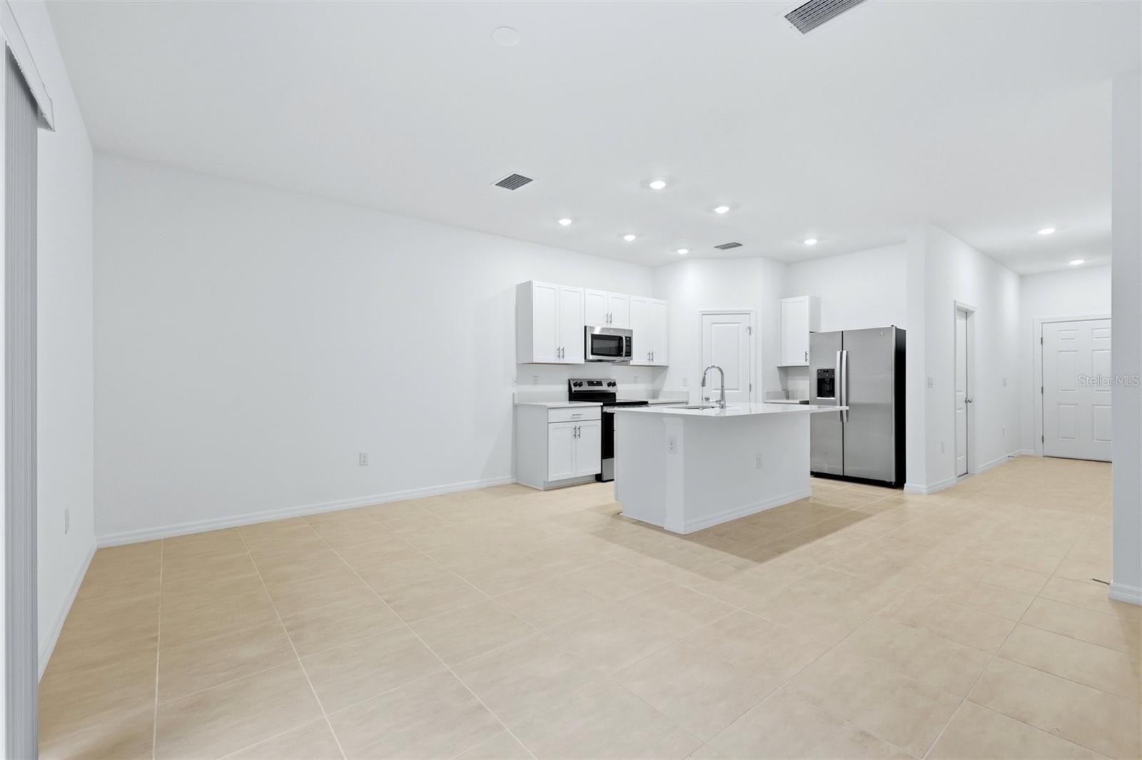 8417 LUNAR SKYE ST, SARASOTA, FL — photo 10