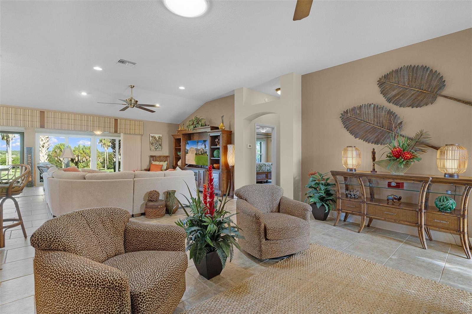 1654 MOUNT CROGHAN TRL, THE VILLAGES, FL — photo 12
