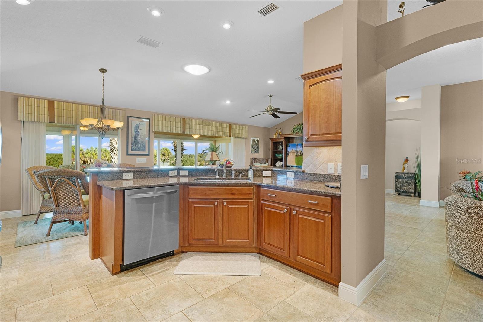 1654 MOUNT CROGHAN TRL, THE VILLAGES, FL — photo 16