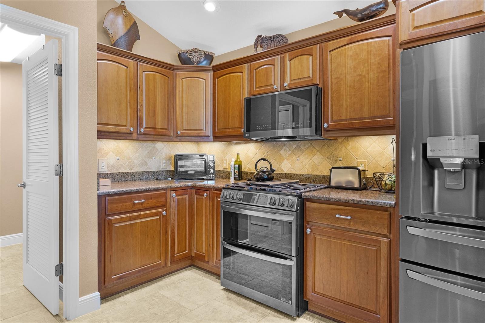 1654 MOUNT CROGHAN TRL, THE VILLAGES, FL — photo 17
