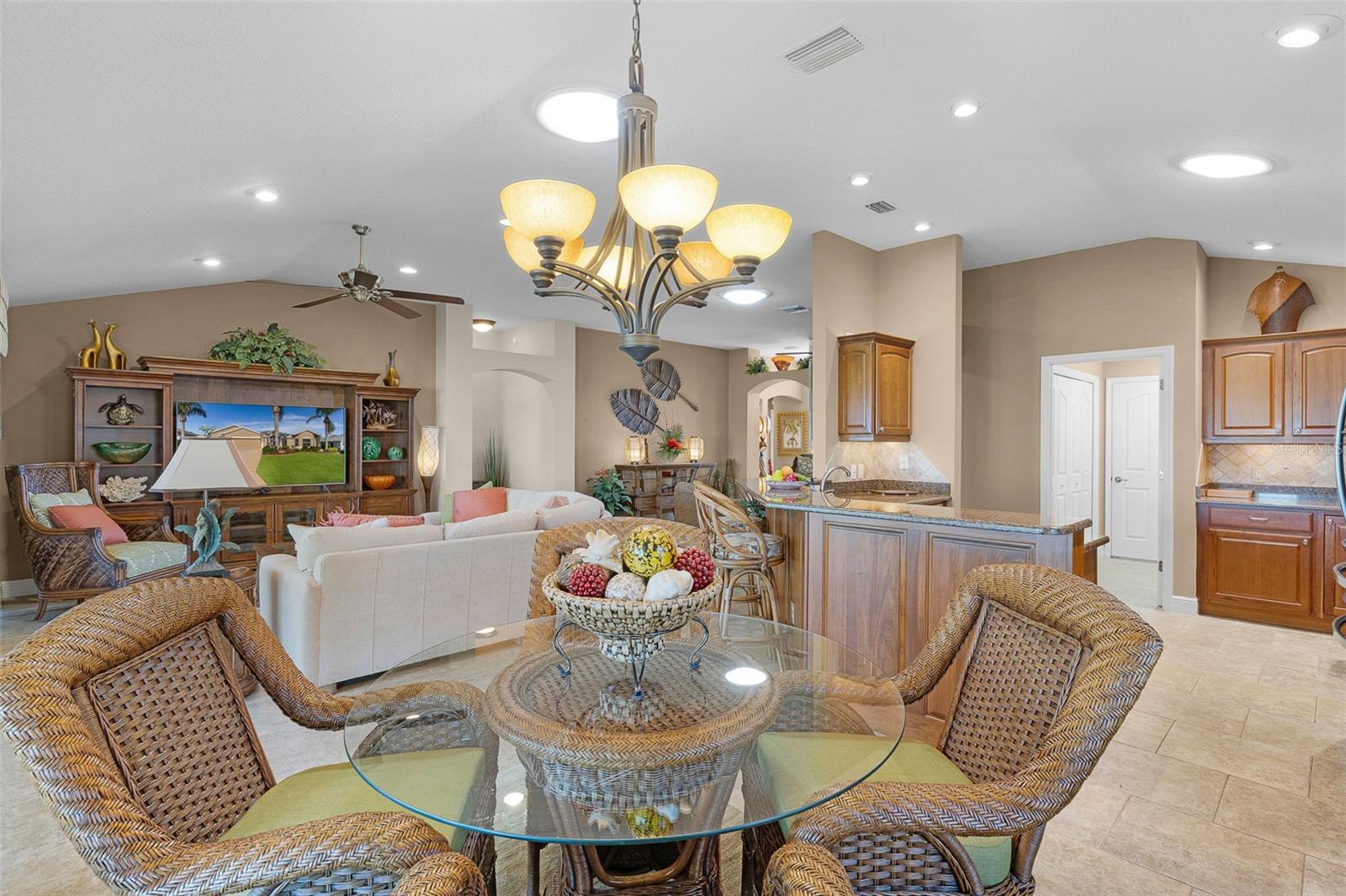 1654 MOUNT CROGHAN TRL, THE VILLAGES, FL — photo 21