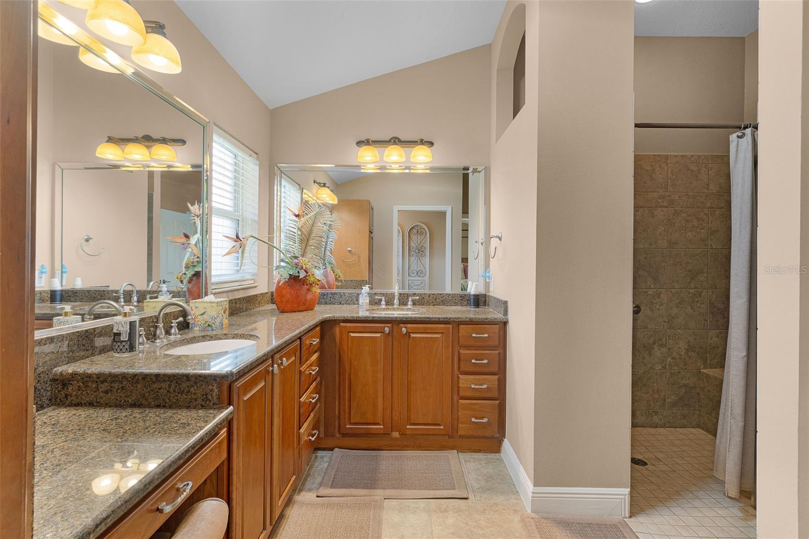 1654 MOUNT CROGHAN TRL, THE VILLAGES, FL — photo 26
