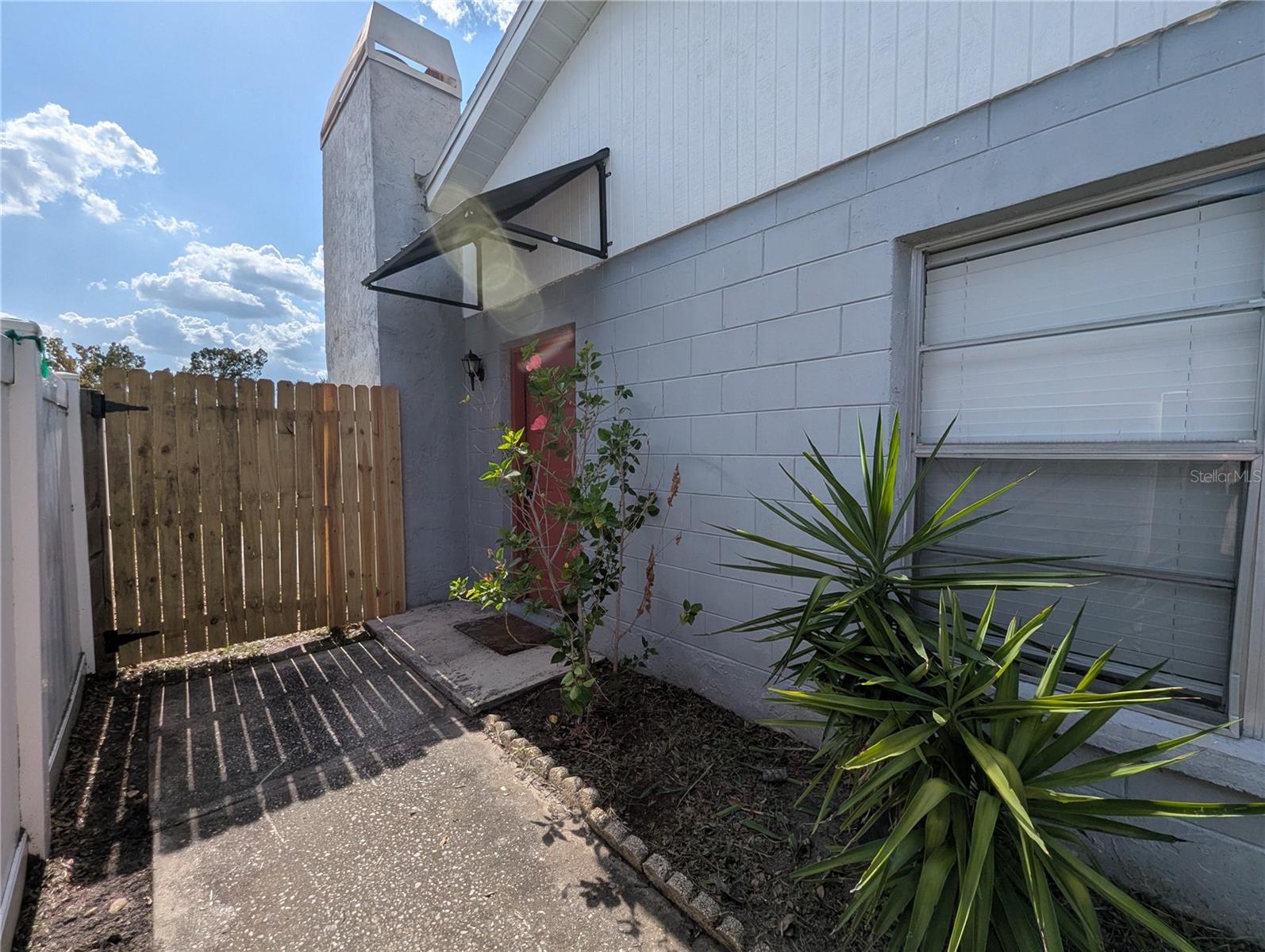 1209 MOHRLAKE DR, BRANDON, FL — photo 2