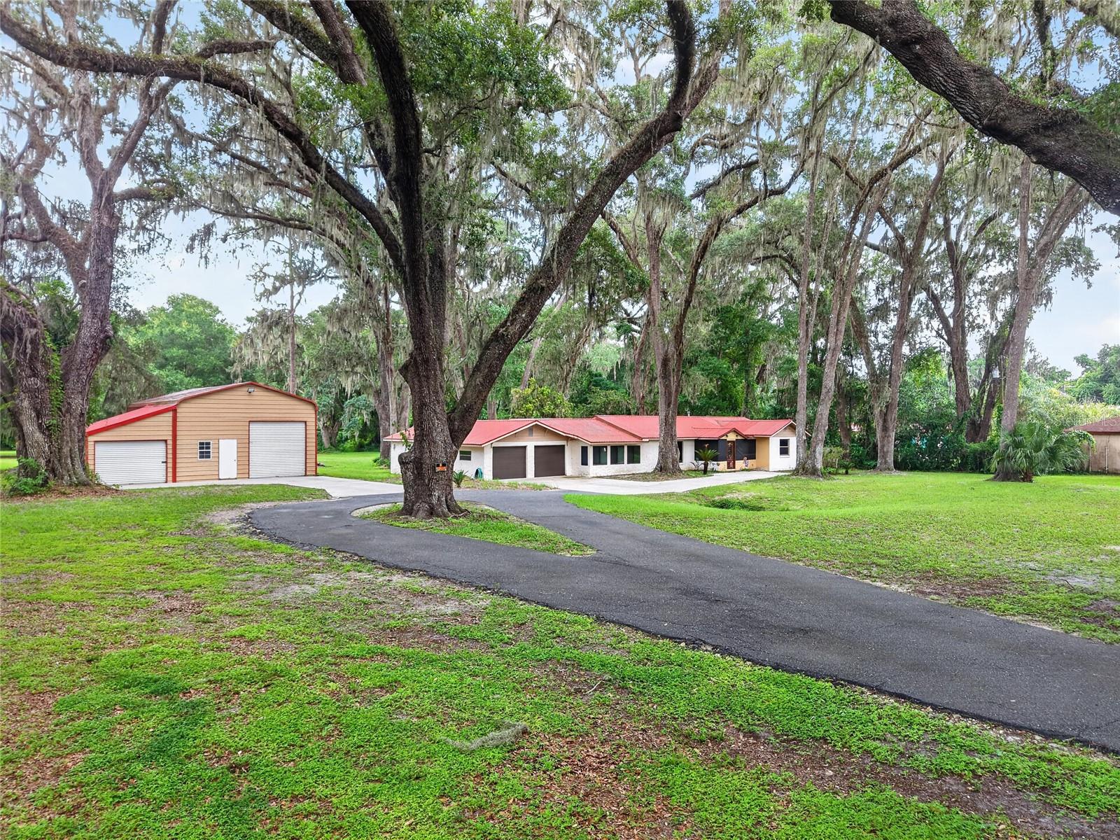 18741 N US HIGHWAY 301, CITRA, FL