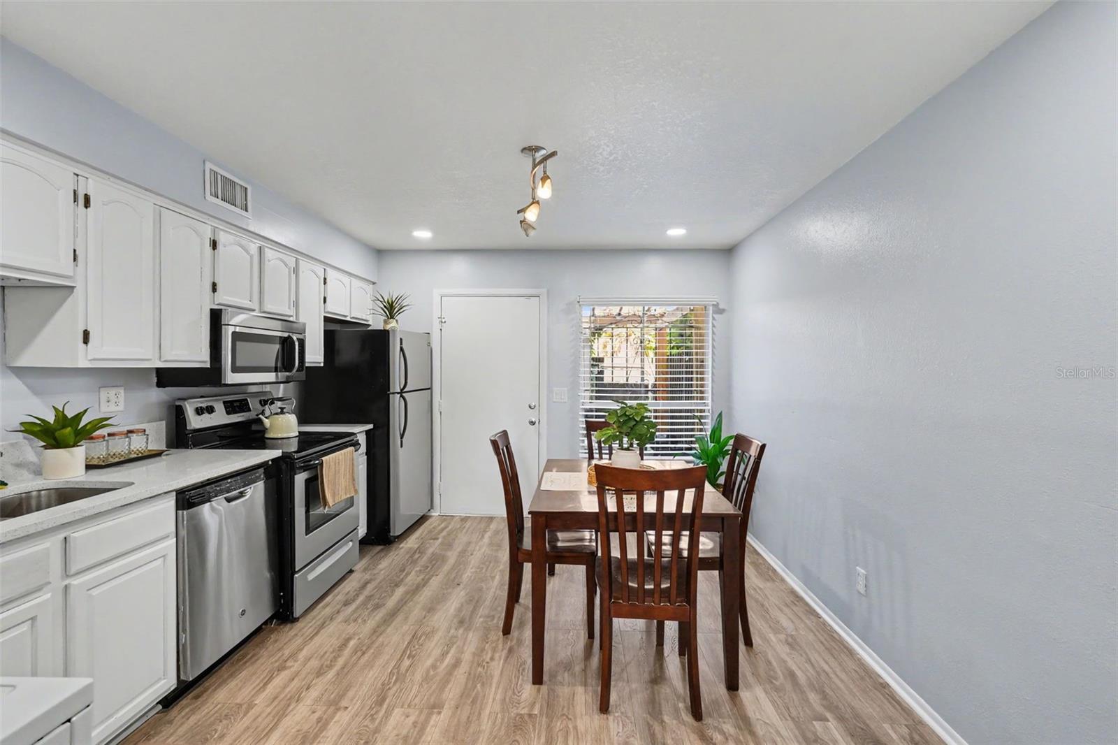 4505 LA CAPRI CT, TAMPA, FL — photo 10