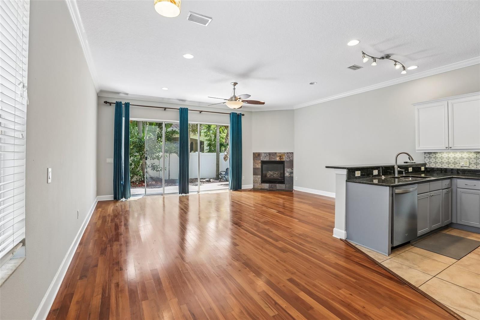 502 S LINCOLN AVE, TAMPA, FL — photo 2