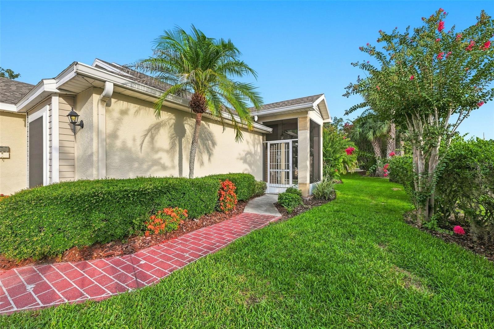 2401 NANTUCKET GLEN PL #11, SUN CITY CENTER, FL — photo 2