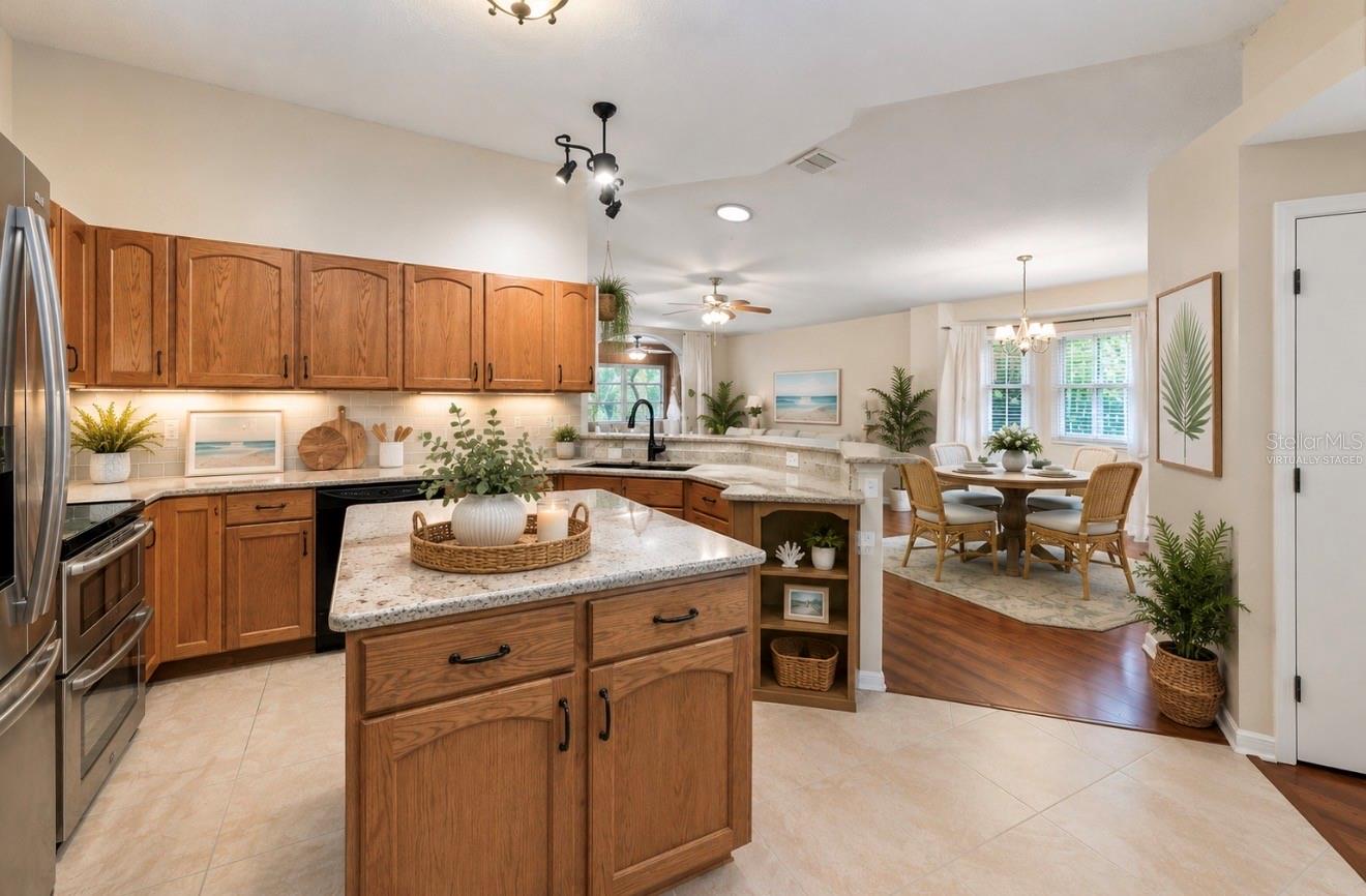2401 NANTUCKET GLEN PL #11, SUN CITY CENTER, FL — photo 8