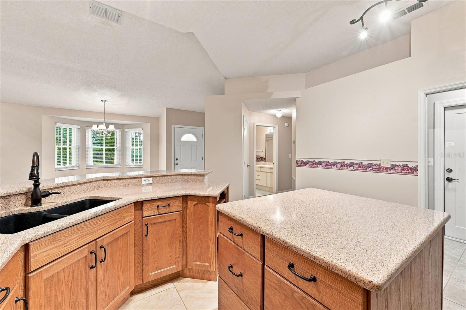 2401 NANTUCKET GLEN PL #11, SUN CITY CENTER, FL — photo 9