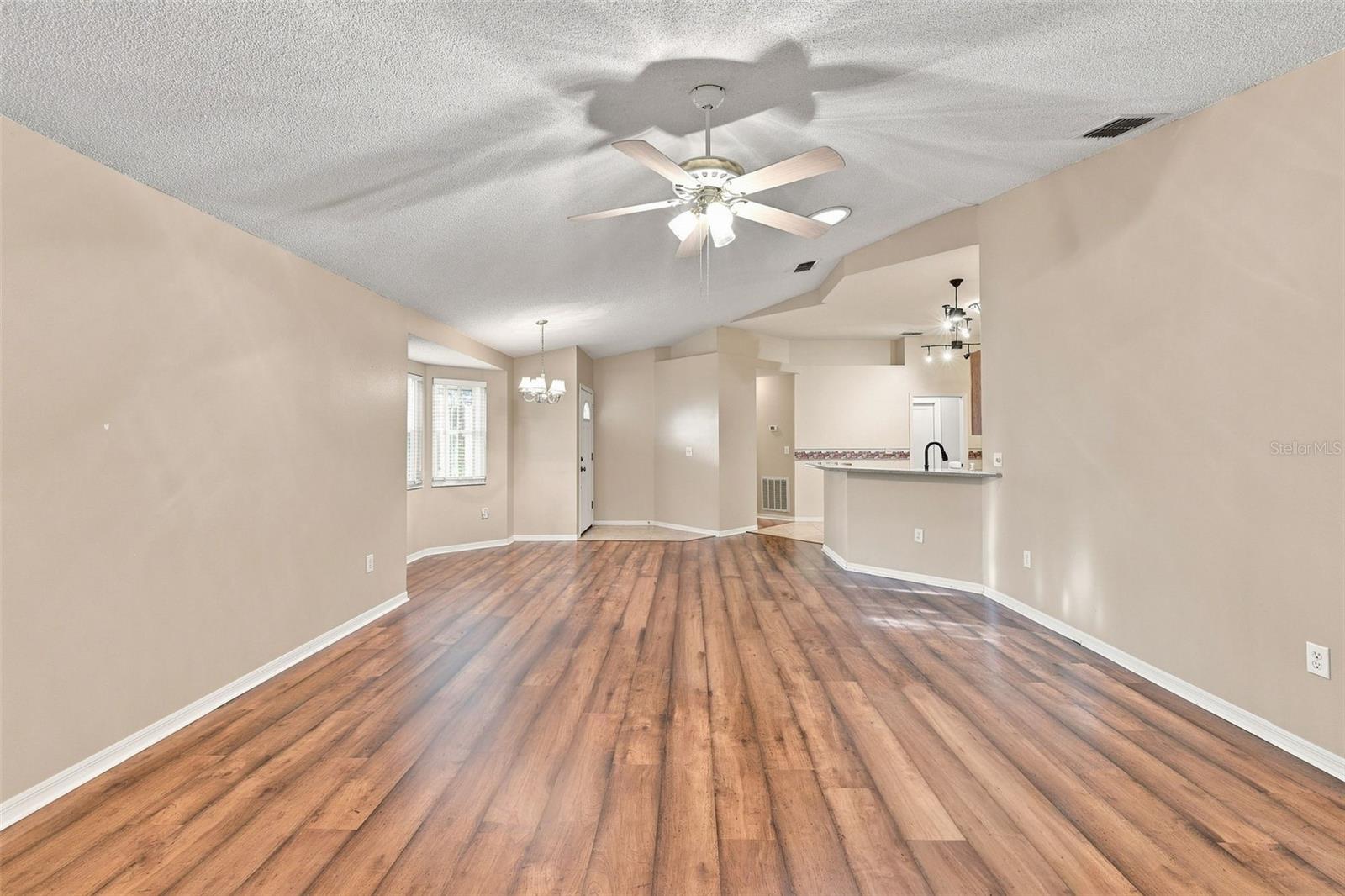 2401 NANTUCKET GLEN PL #11, SUN CITY CENTER, FL — photo 12