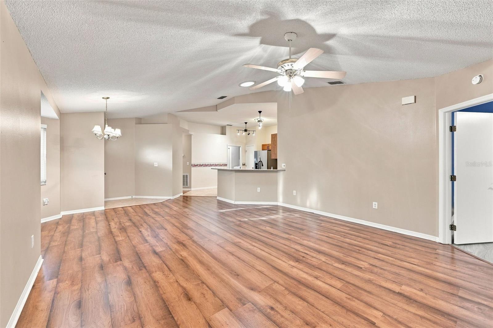 2401 NANTUCKET GLEN PL #11, SUN CITY CENTER, FL — photo 14