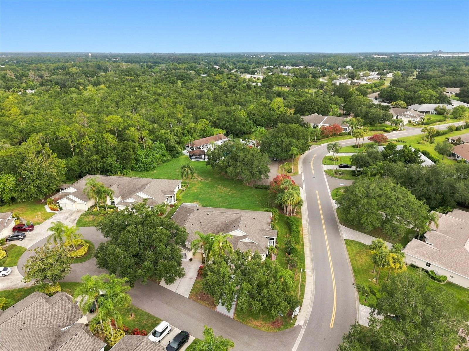 2401 NANTUCKET GLEN PL #11, SUN CITY CENTER, FL — photo 88