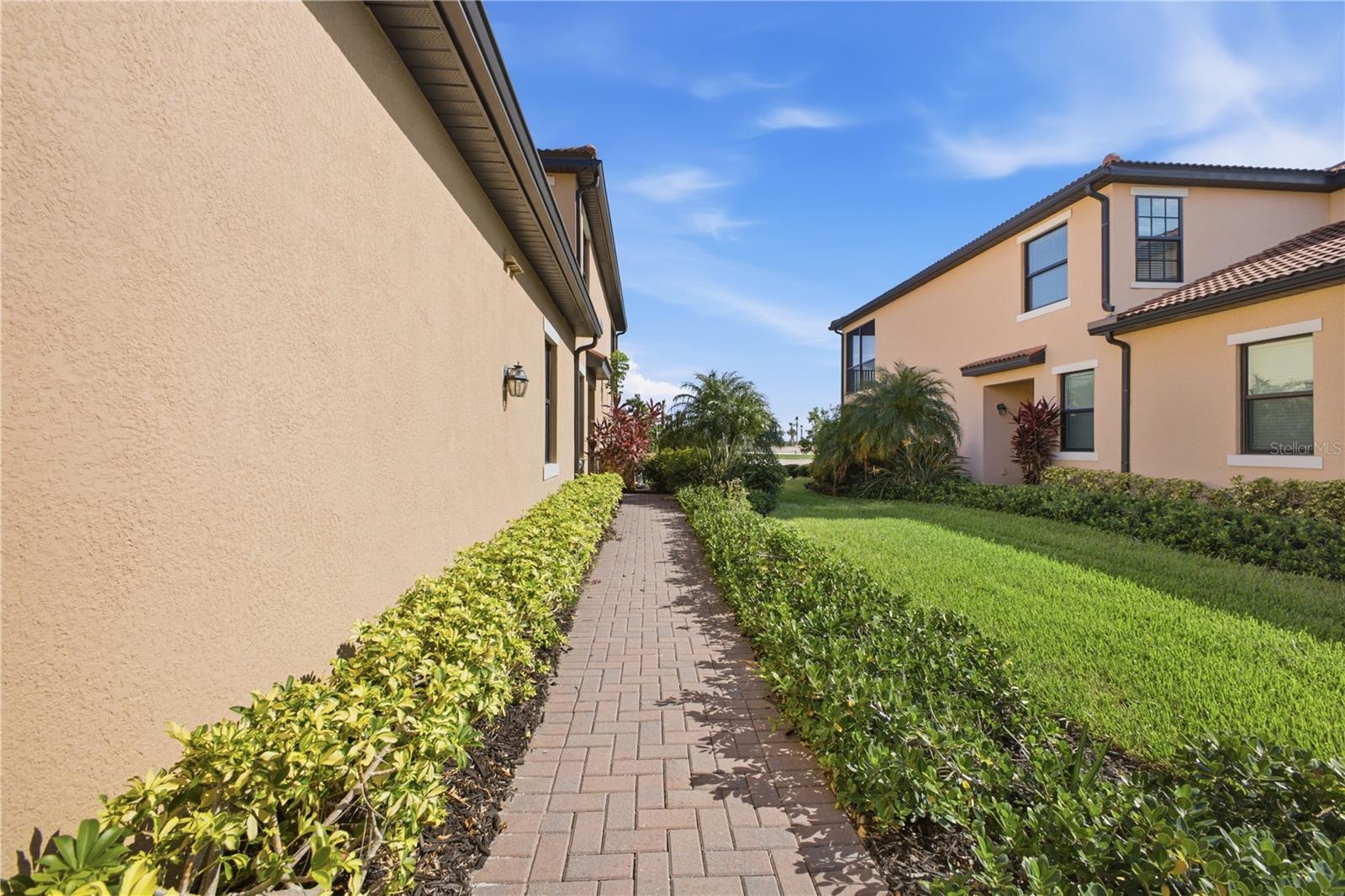 10792 TARFLOWER DR #102, VENICE, FL — photo 2