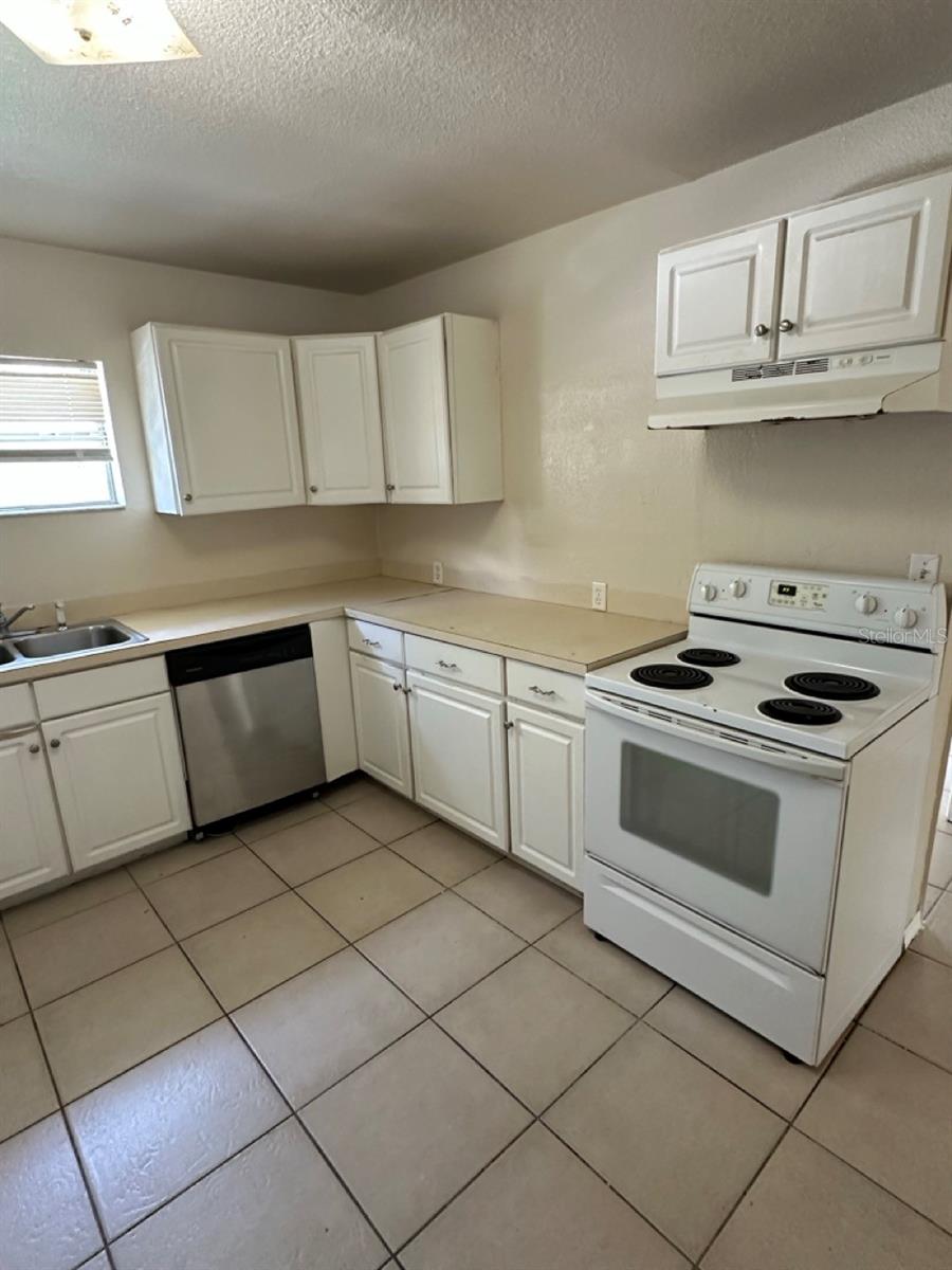 3613 E CHELSEA ST, TAMPA, FL — photo 40