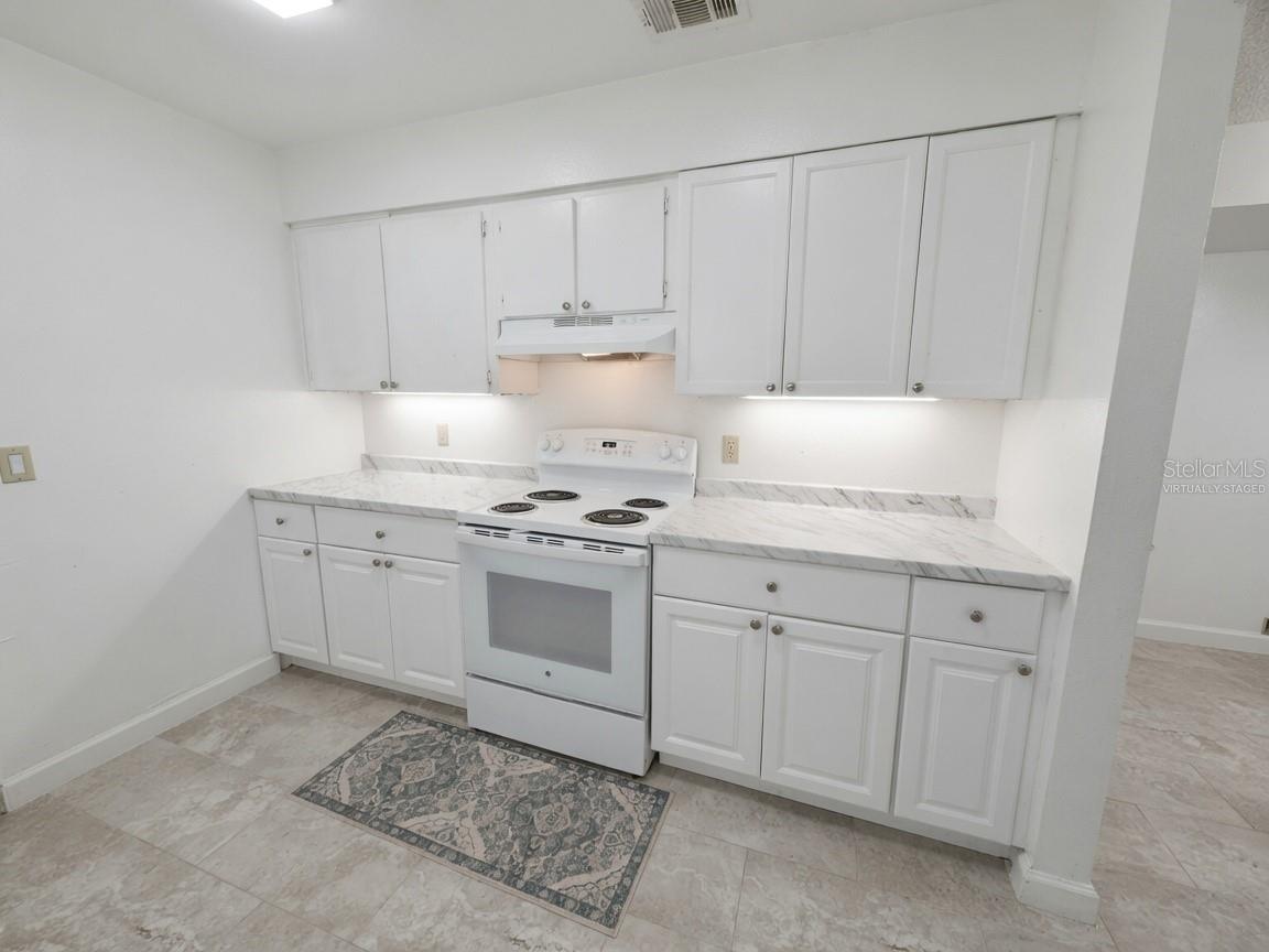 31 DEACON JONES BLVD #A & B, ORLANDO, FL — photo 6