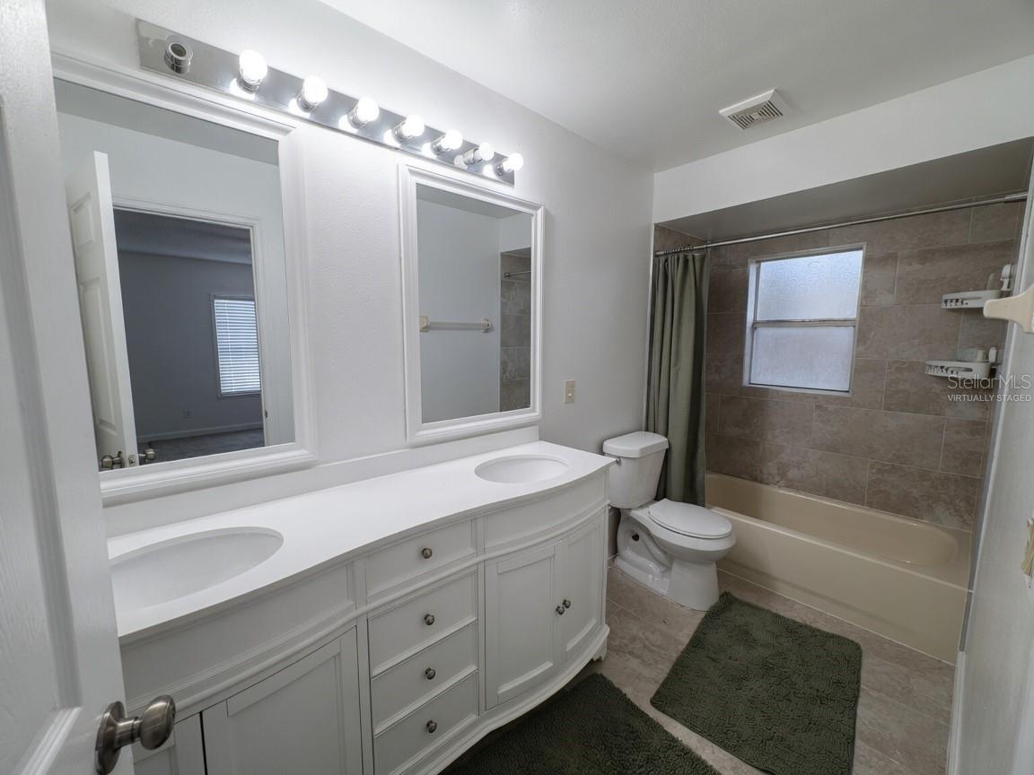 31 DEACON JONES BLVD #A & B, ORLANDO, FL — photo 9
