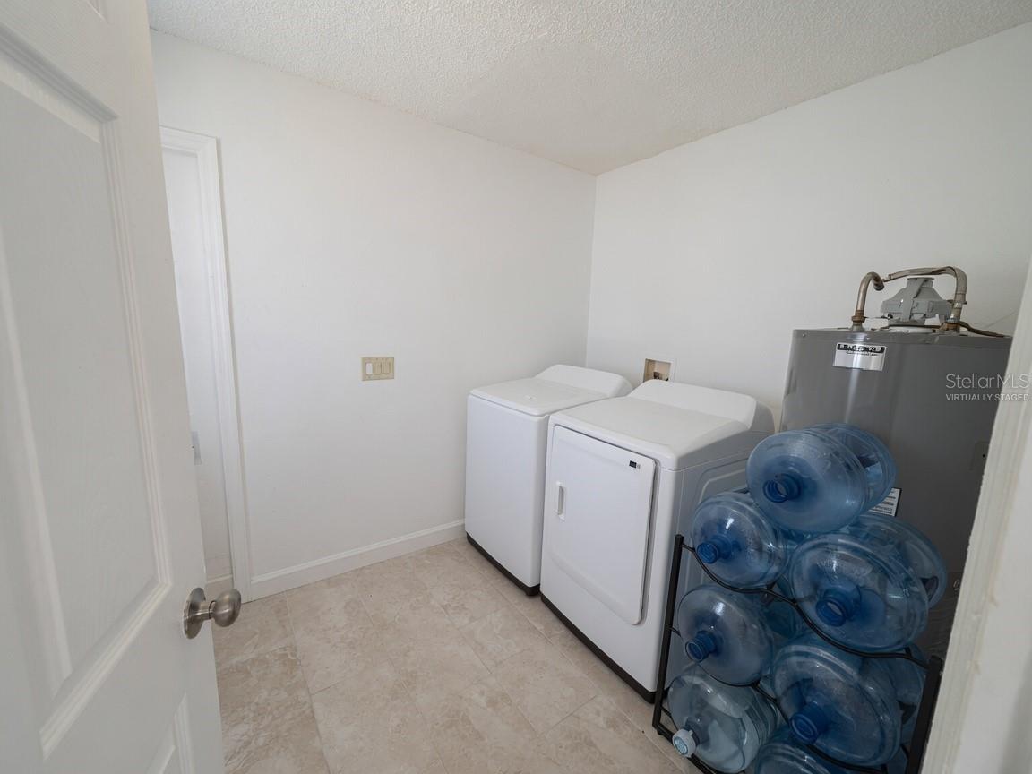 31 DEACON JONES BLVD #A & B, ORLANDO, FL — photo 13