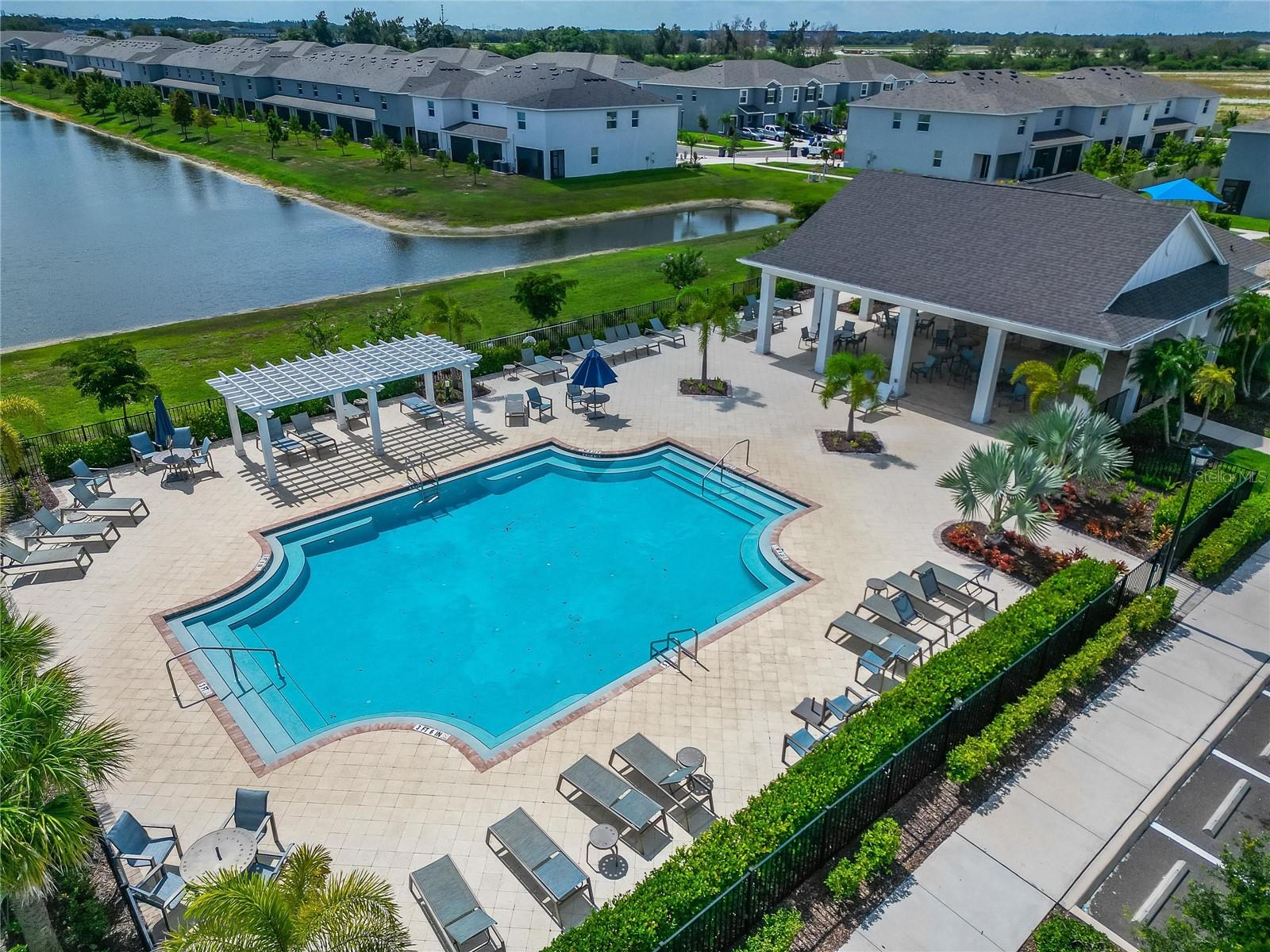 472 MANGROVE SHADE CIR, APOLLO BEACH, FL — photo 3