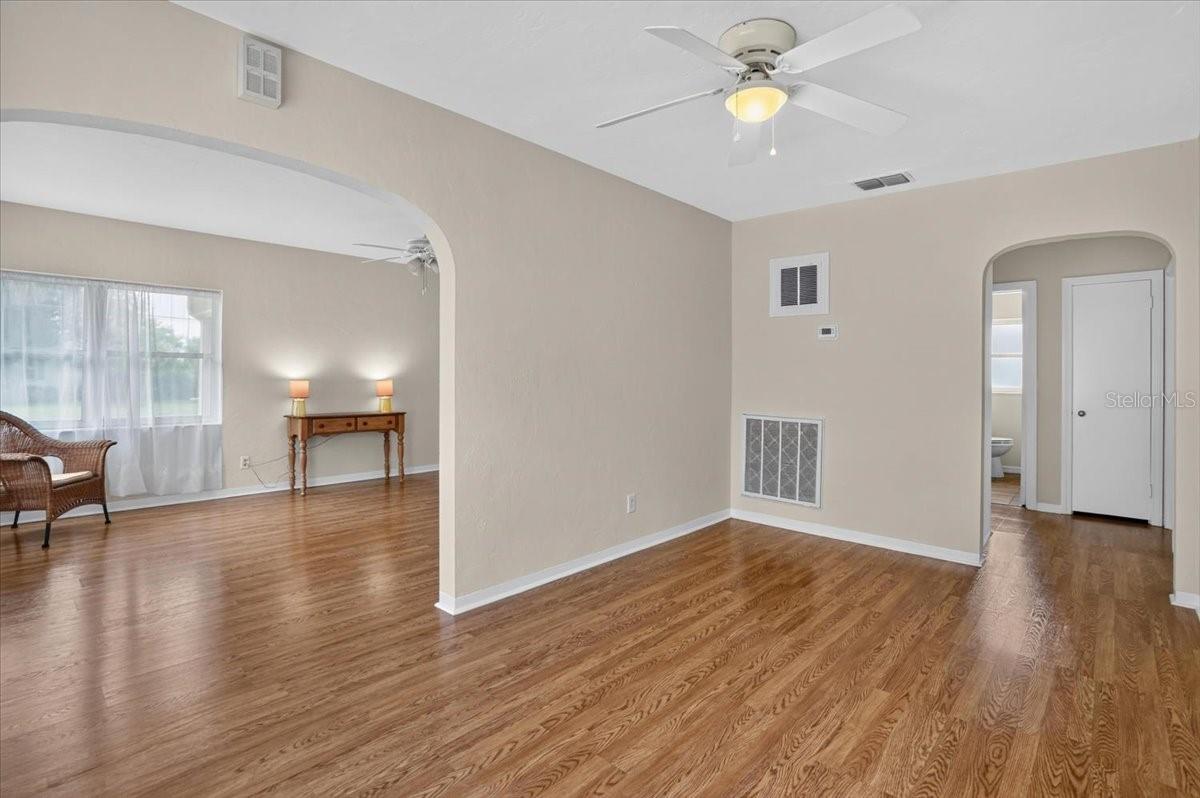 2850 9TH AVE N, ST PETERSBURG, FL — photo 13