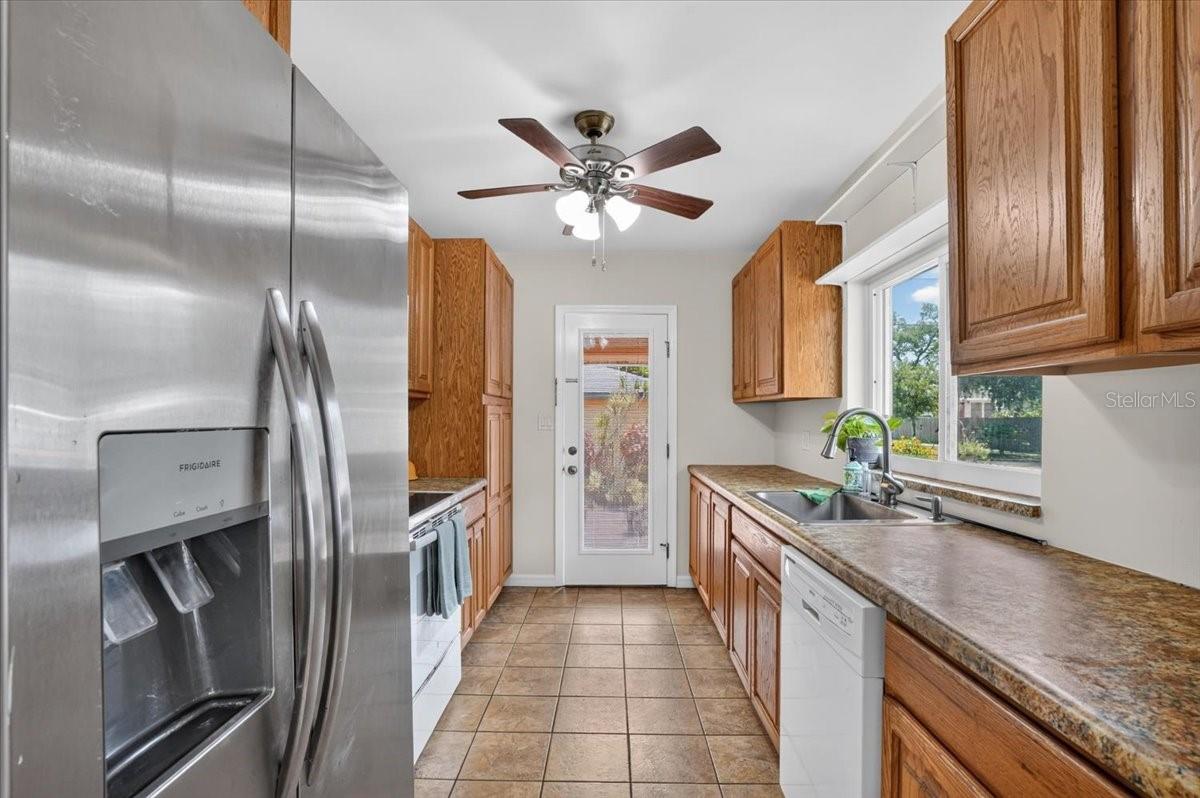 2850 9TH AVE N, ST PETERSBURG, FL — photo 15