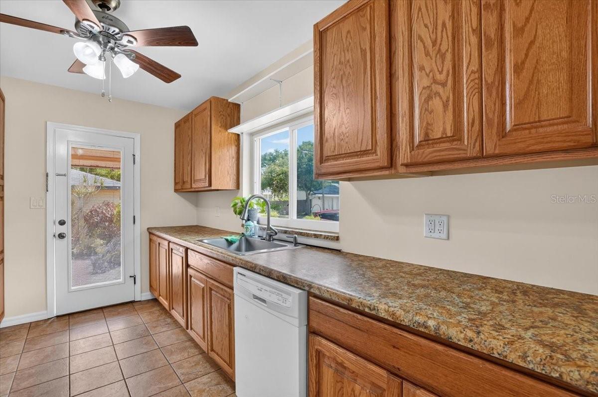 2850 9TH AVE N, ST PETERSBURG, FL — photo 16