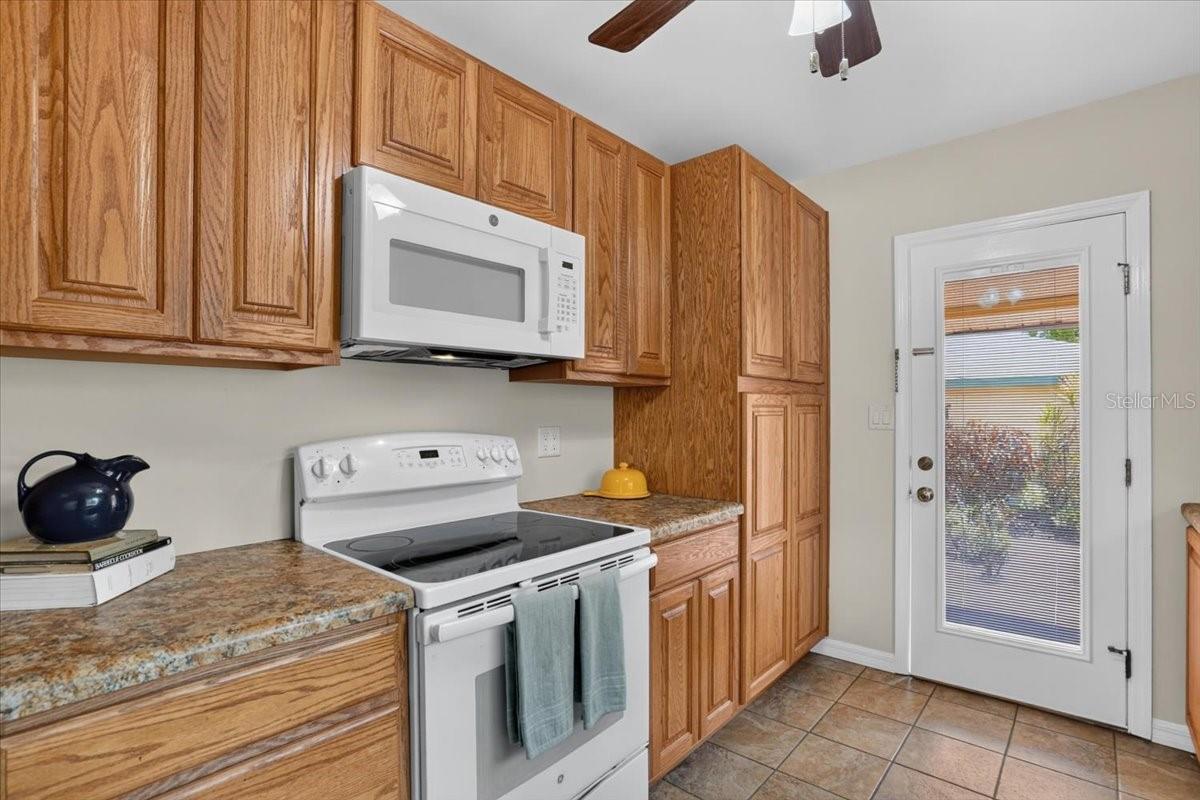 2850 9TH AVE N, ST PETERSBURG, FL — photo 17