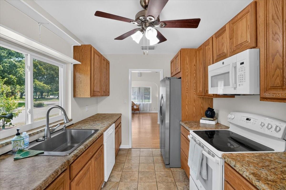 2850 9TH AVE N, ST PETERSBURG, FL — photo 18