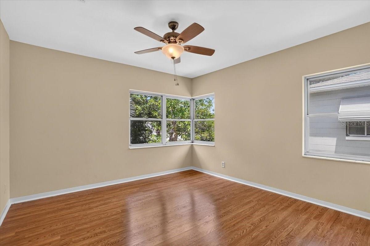 2850 9TH AVE N, ST PETERSBURG, FL — photo 28