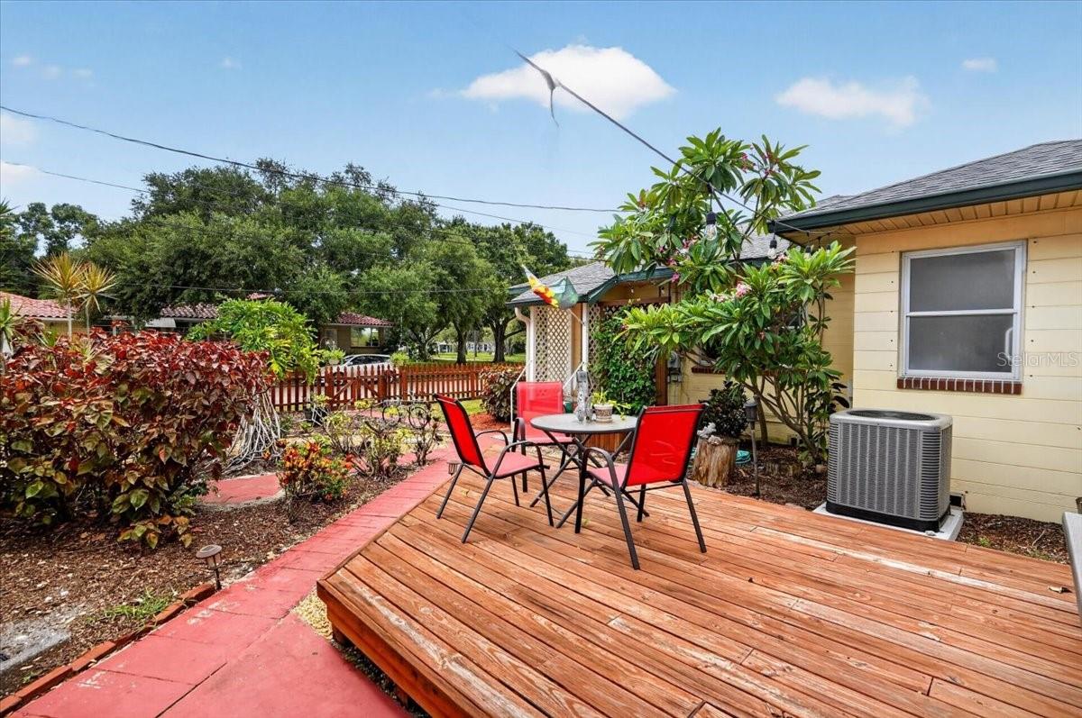 2850 9TH AVE N, ST PETERSBURG, FL — photo 33