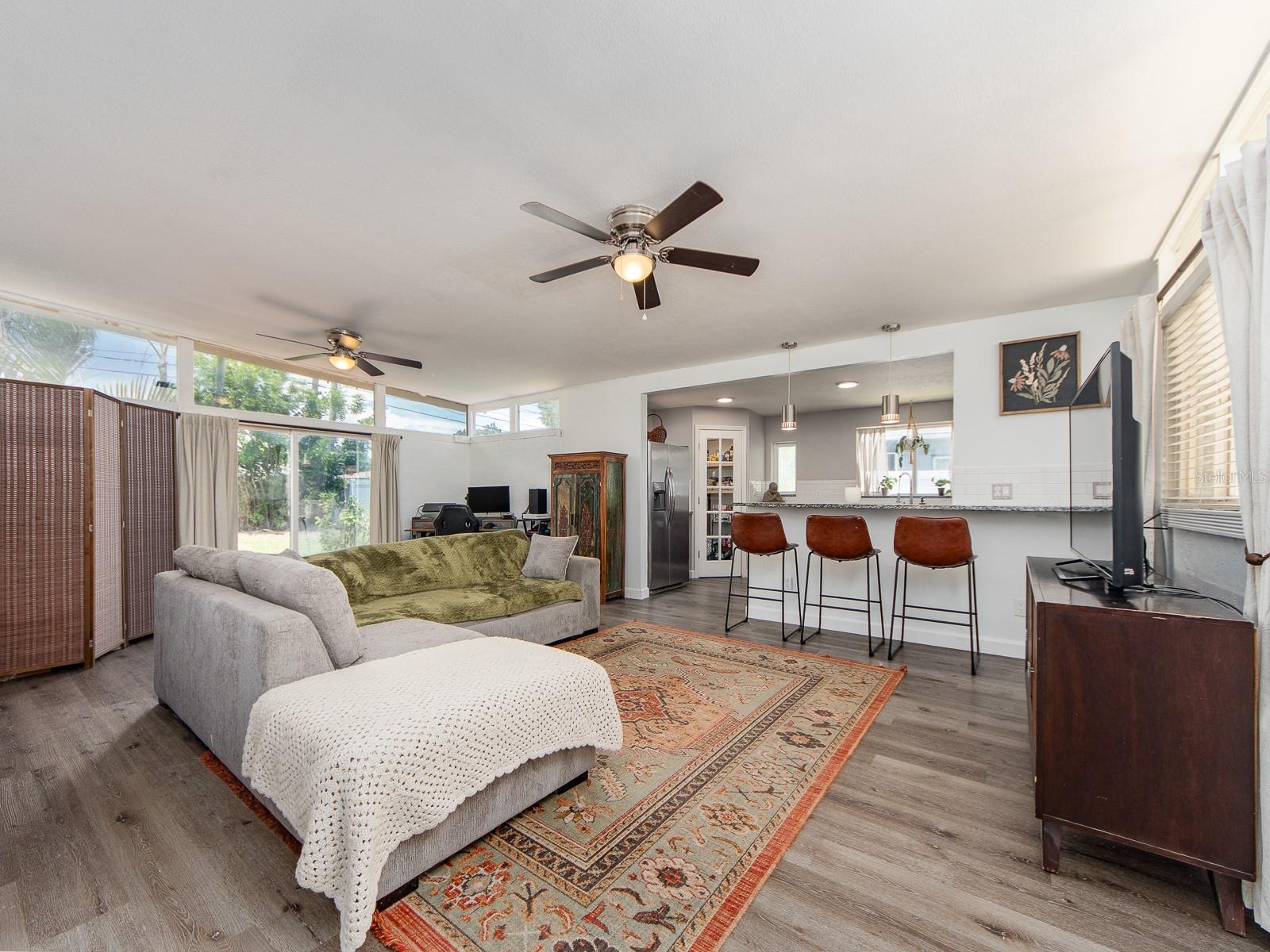 851 65TH AVE S, ST PETERSBURG, FL — photo 6