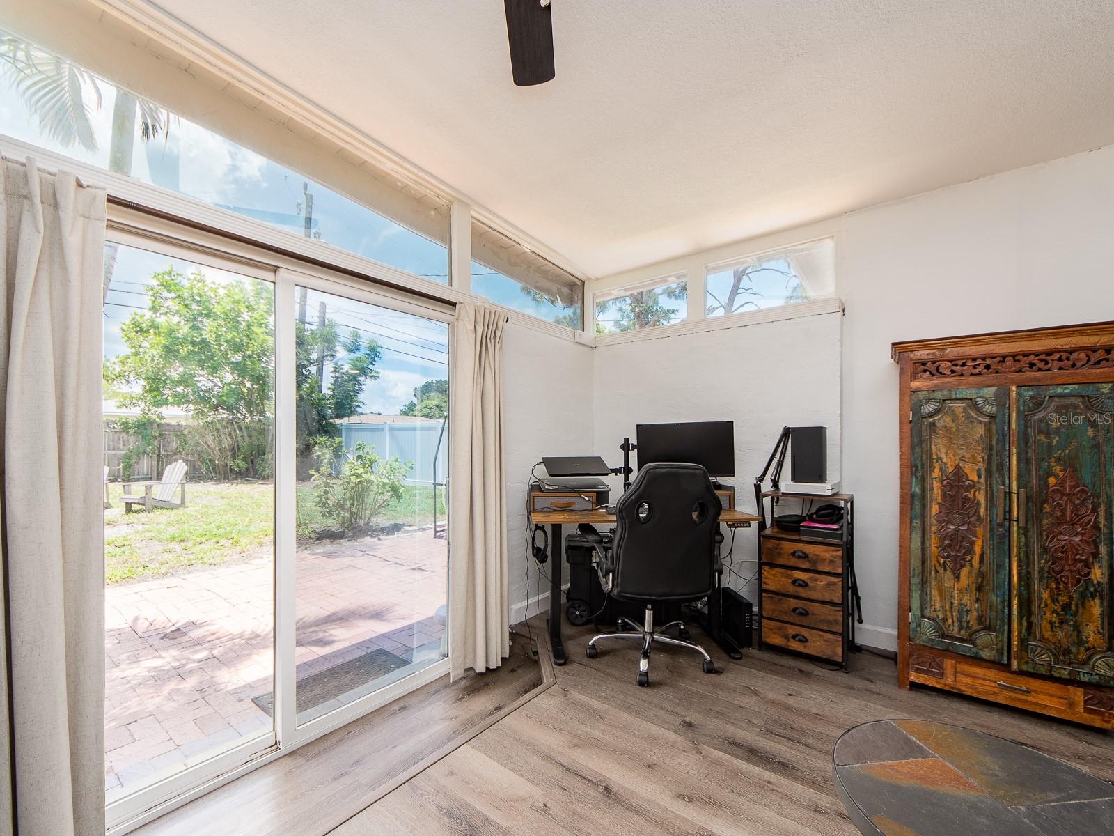 851 65TH AVE S, ST PETERSBURG, FL — photo 10