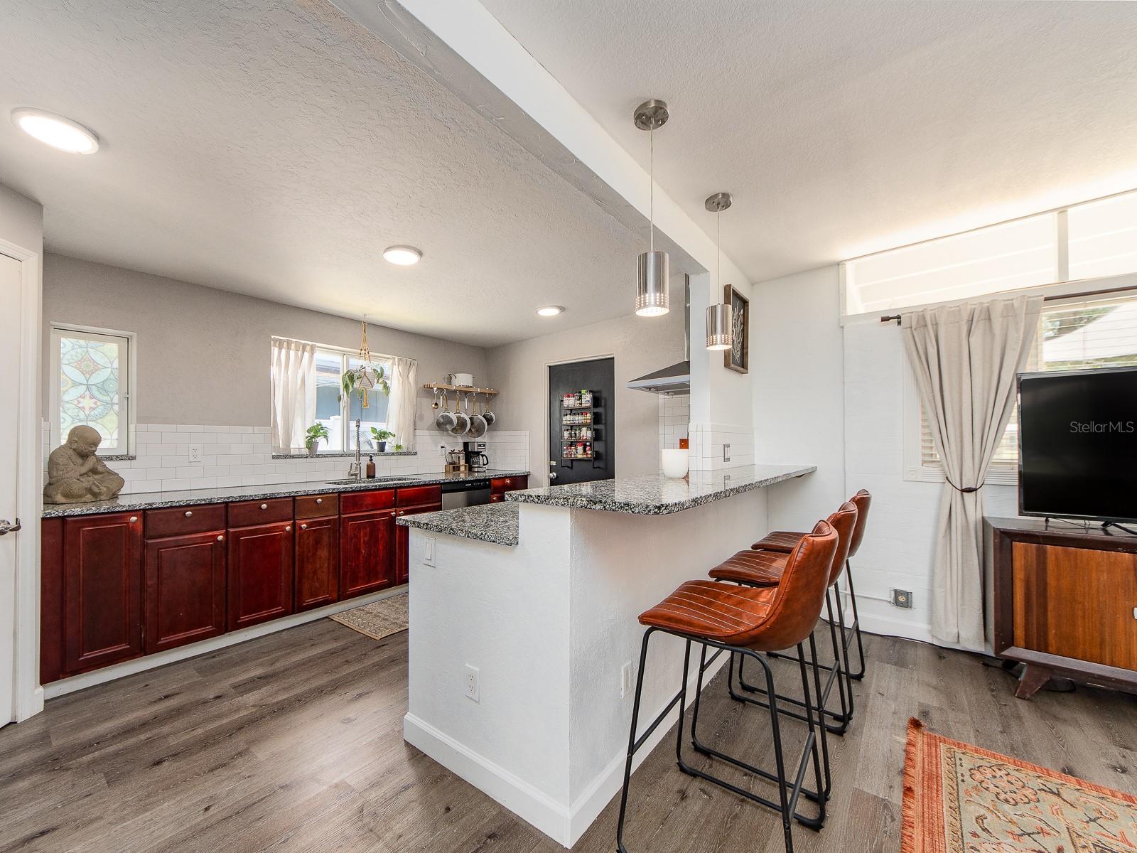 851 65TH AVE S, ST PETERSBURG, FL — photo 12