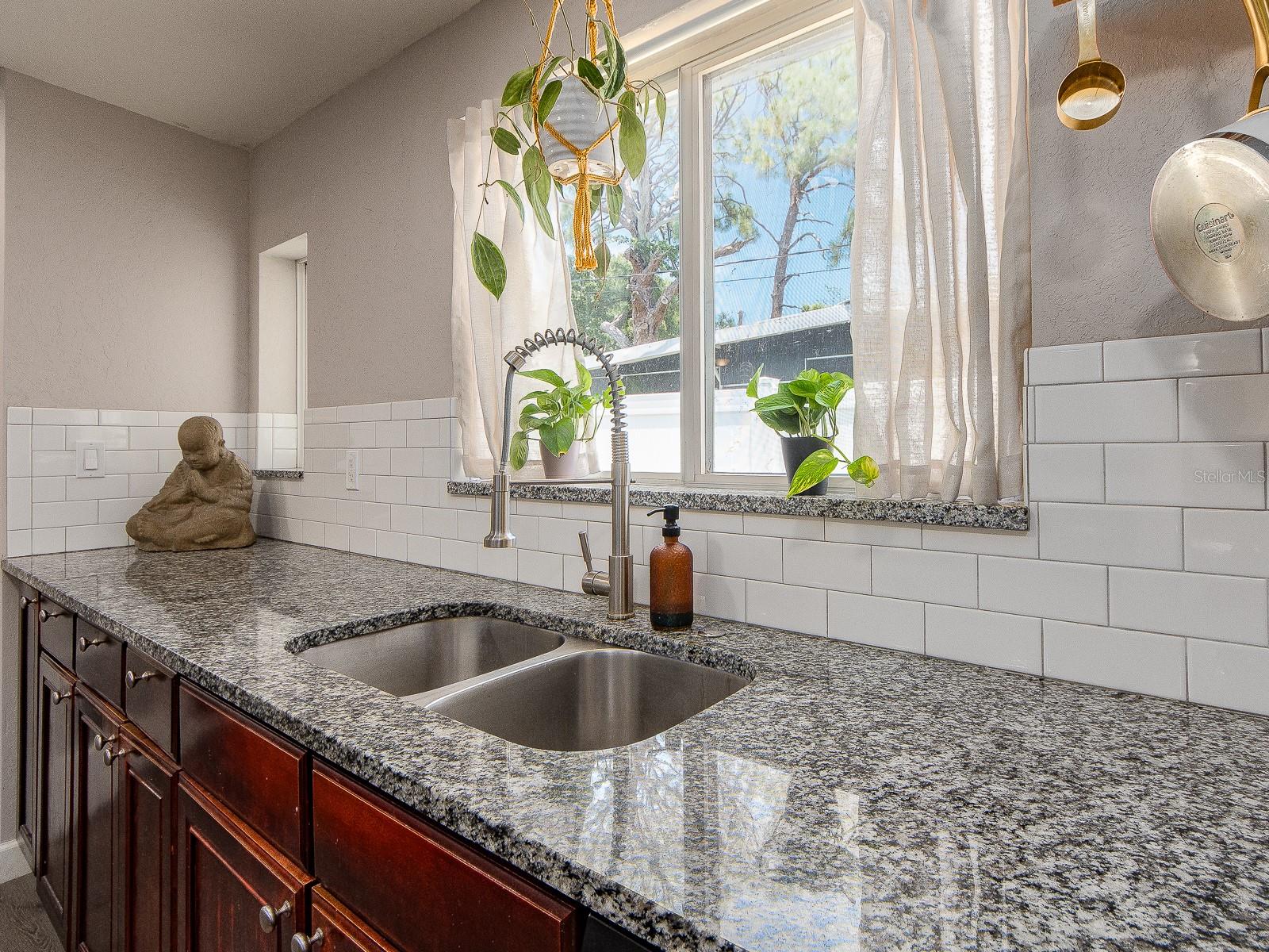 851 65TH AVE S, ST PETERSBURG, FL — photo 15